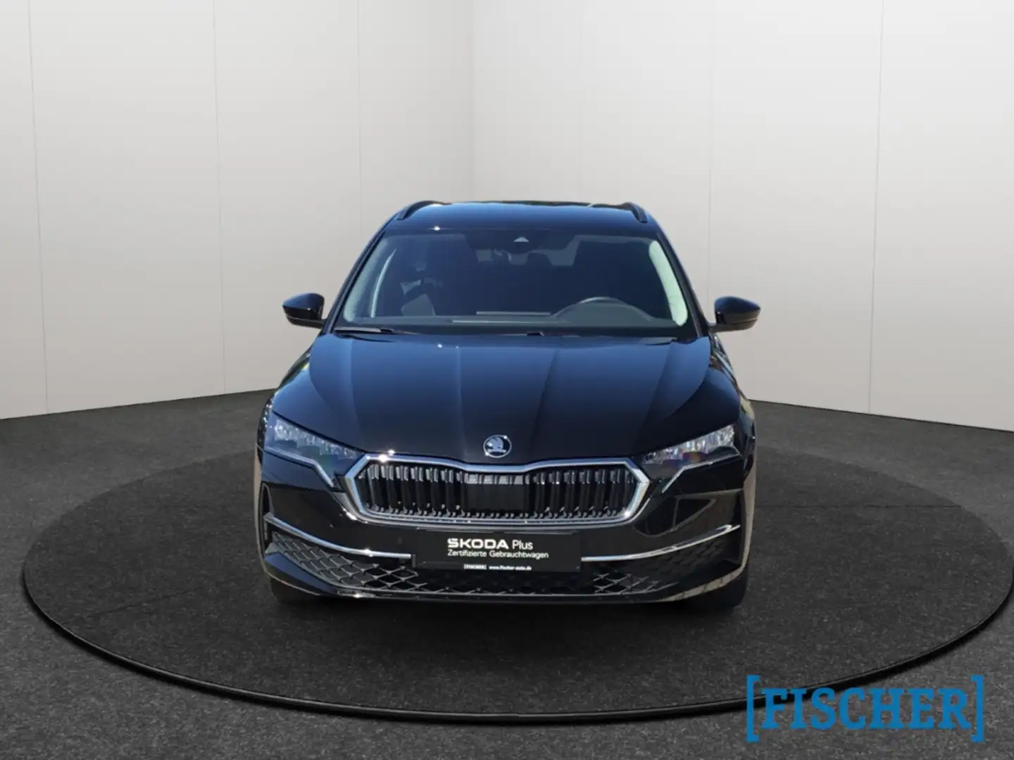 Skoda Octavia Combi 1.5eTSI DSG Selection LED AHK Navi Rear View Schwarz - 2