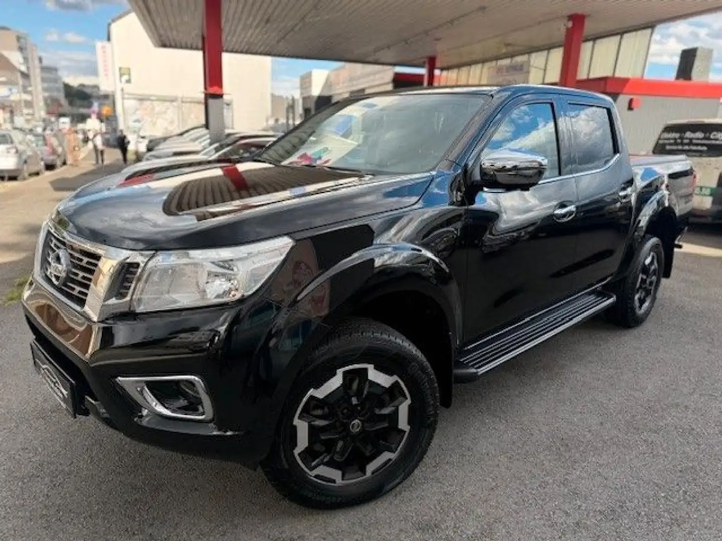 Nissan Navara NP300 N-Connecta Double Cab 4x4 Noir - 1