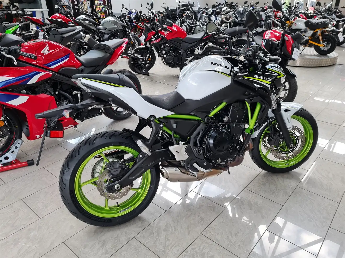 Kawasaki Z 650 Grün - 2