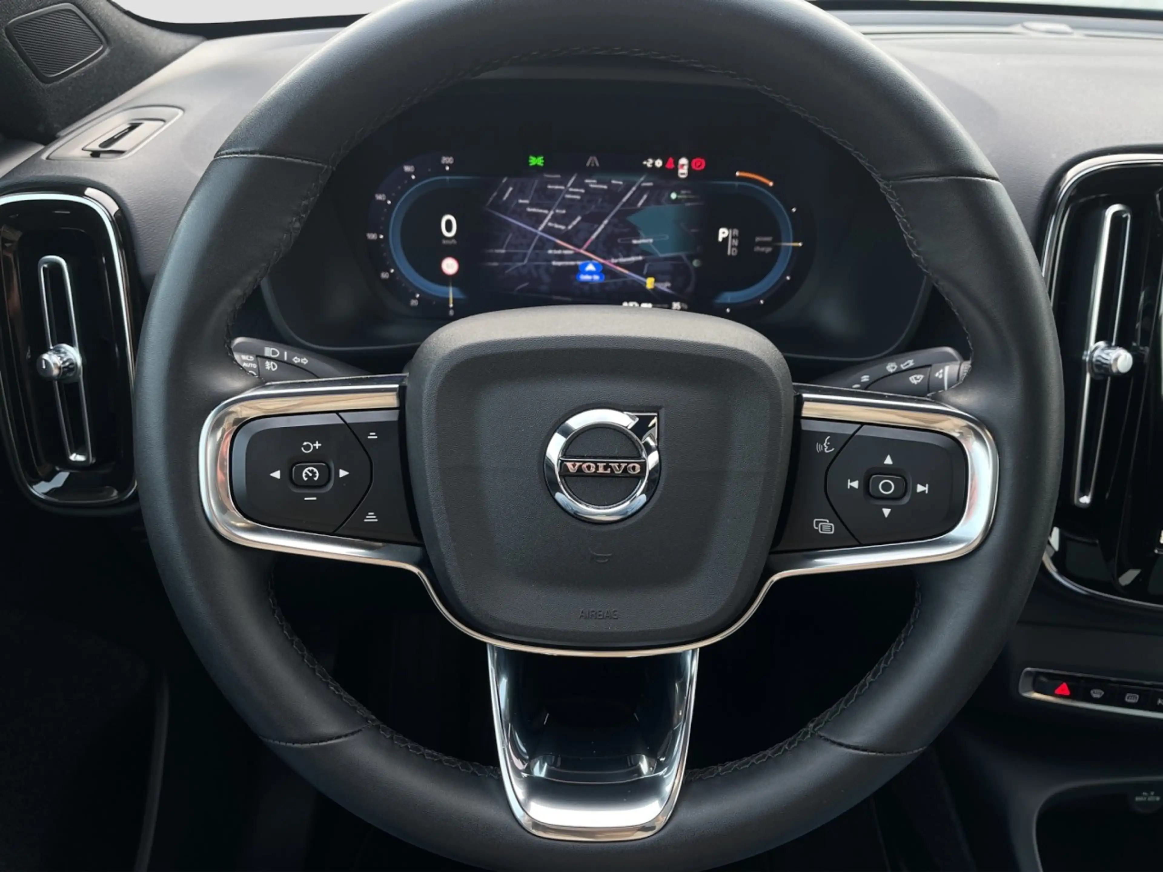 Volvo C40 Plus Twin Pure Electric AWD/Navi/AHK/20Zoll Klima — photo 7