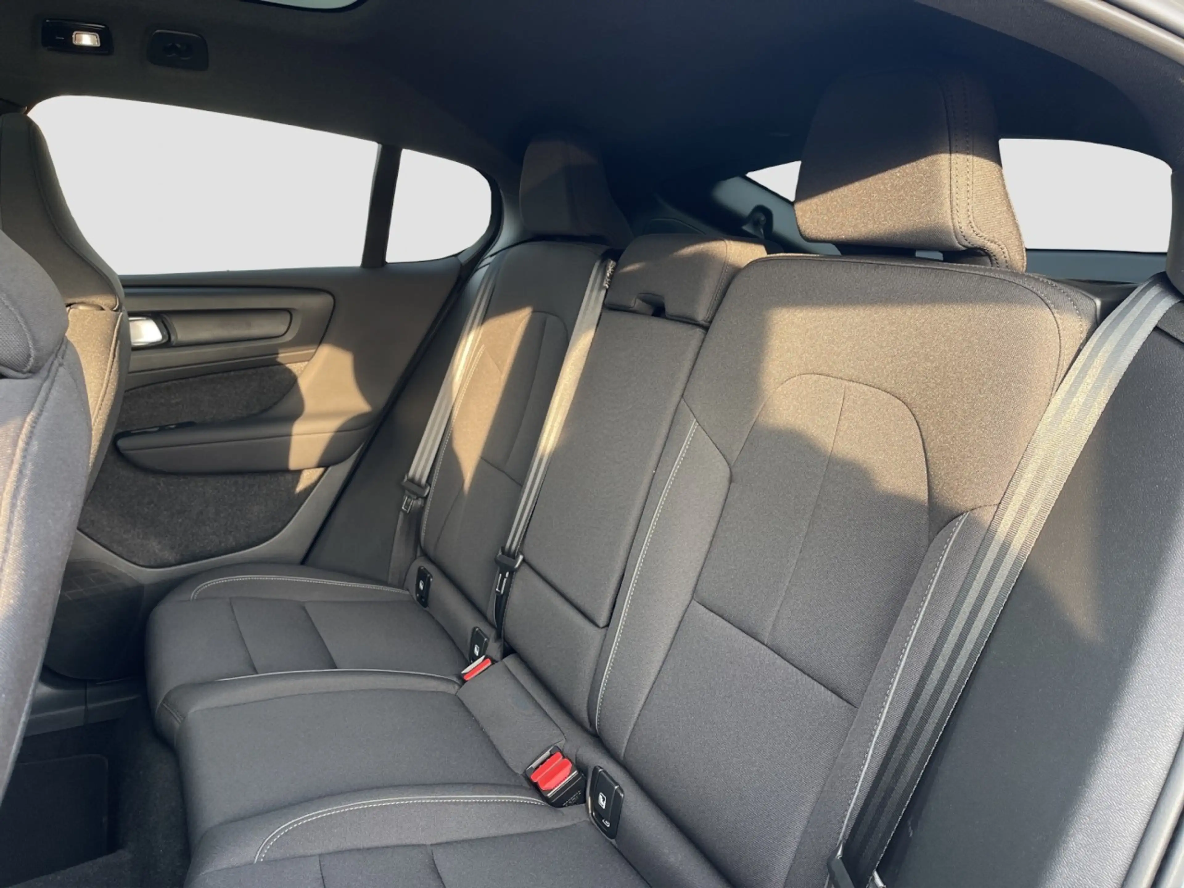 Volvo C40 Plus Twin Pure Electric AWD/Navi/AHK/20Zoll Klima — photo 14