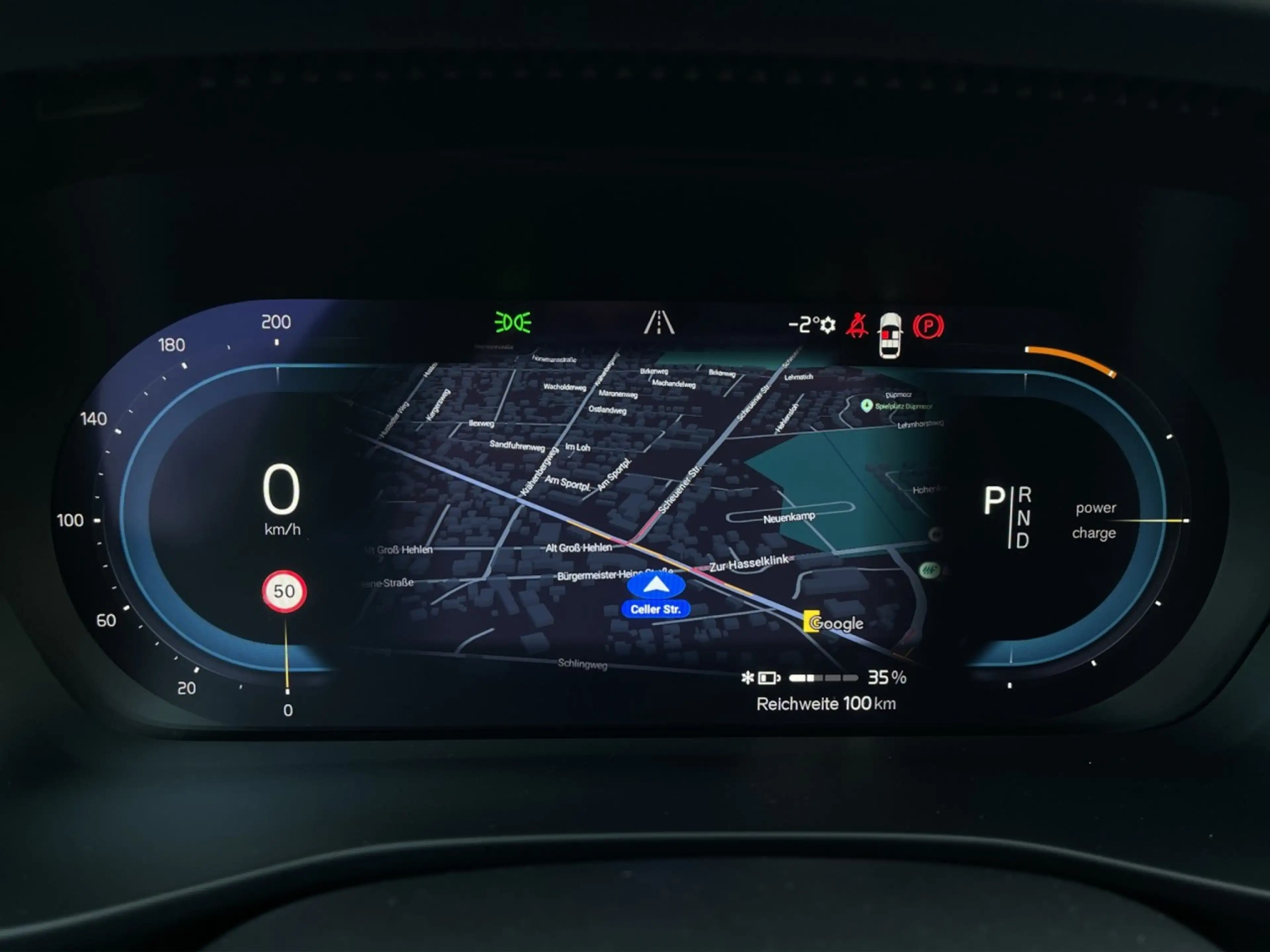 Volvo C40 Plus Twin Pure Electric AWD/Navi/AHK/20Zoll Klima — photo 8