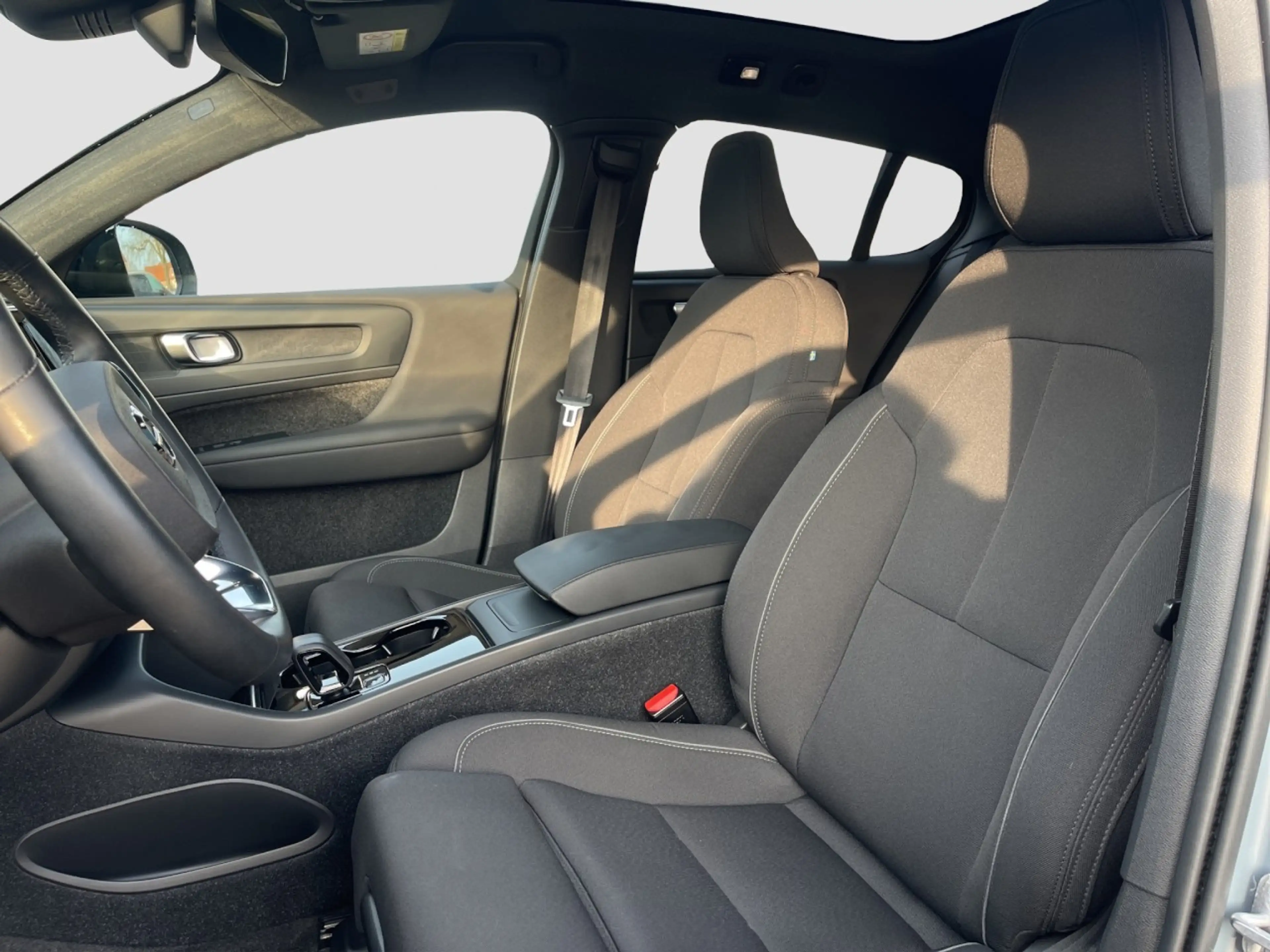 Volvo C40 Plus Twin Pure Electric AWD/Navi/AHK/20Zoll Klima — photo 13