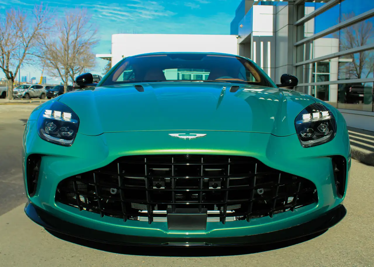 Aston Martin Vantage снимка Aston Martin Vantage