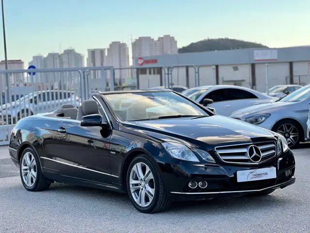 Mercedes-Benz E 200 Cabrio CGI BE 7G Plus