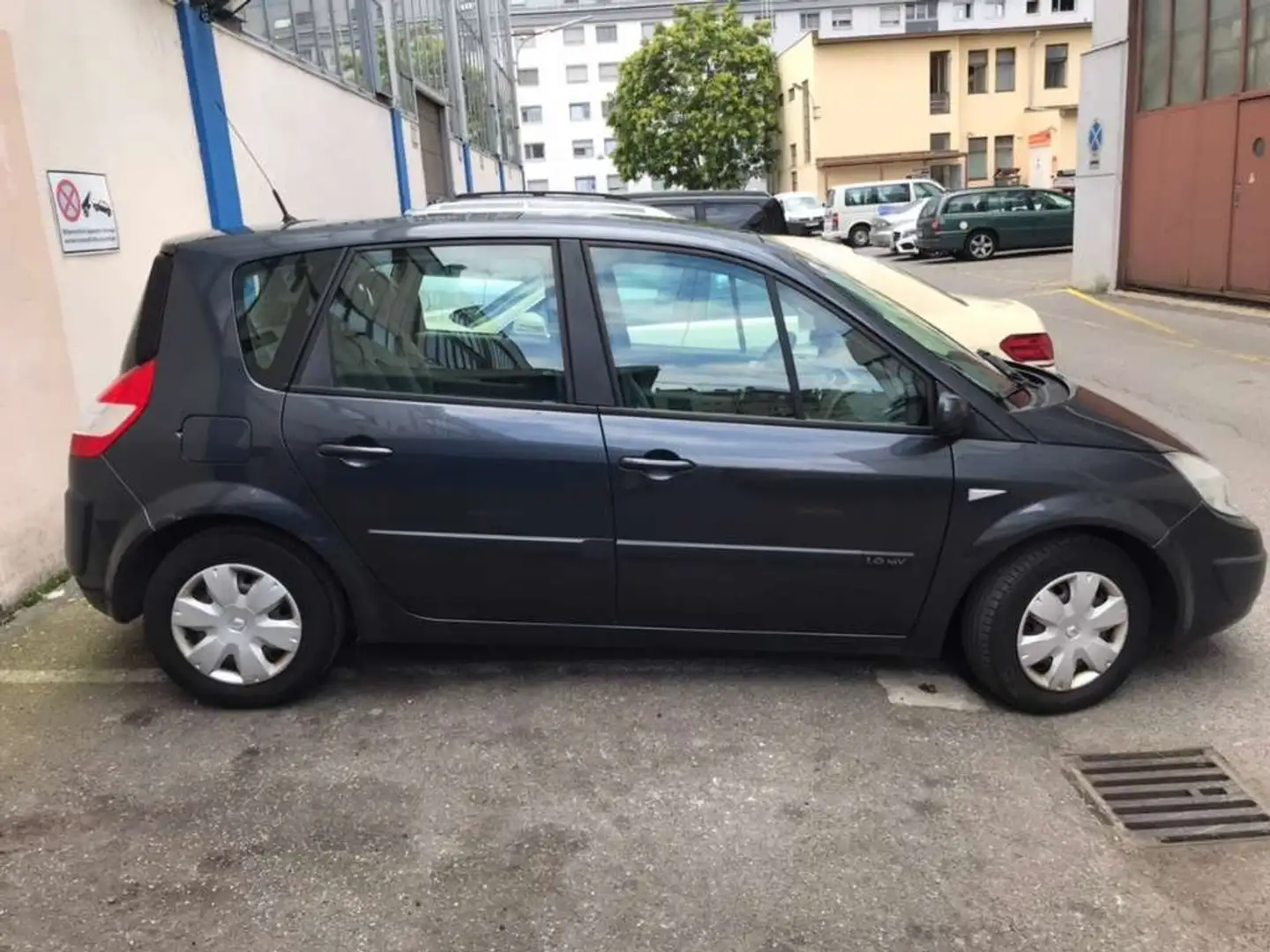 Renault Scenic Scénic Exception 1,6 16V Exception Grau - 2