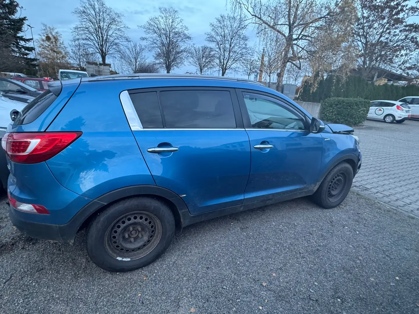 Kia Sportage Sportage Diesel 2.0 CRDi 4WD Spirit Blau - 2