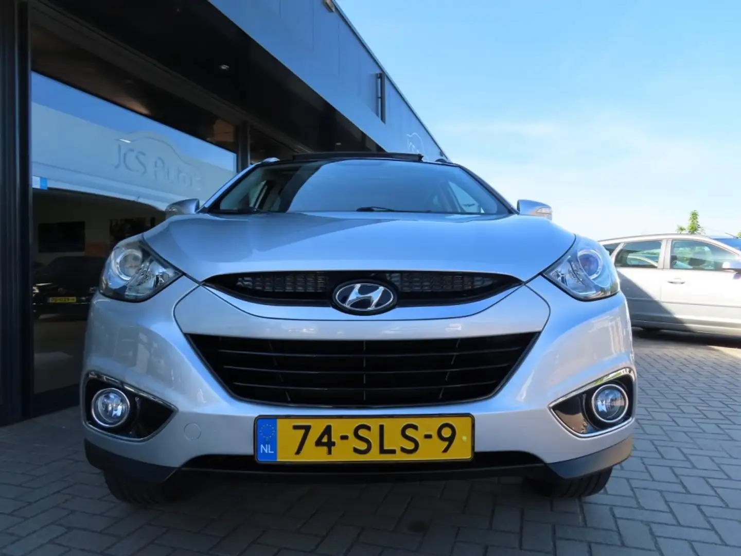 Hyundai iX35 2.0i i-Catcher Ecc Cruise Leder Navi Pano Trekhaak Grijs - 2