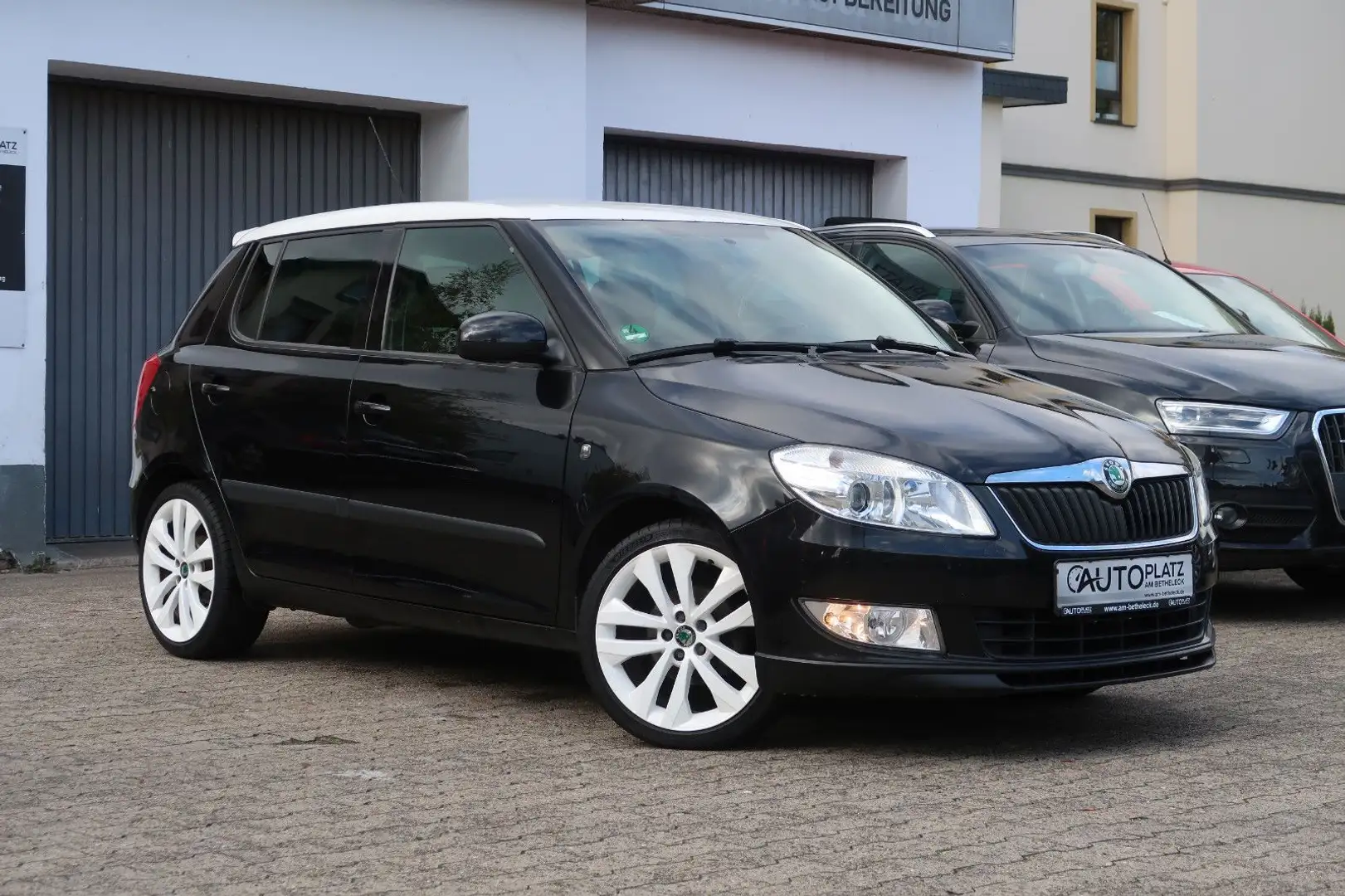 Skoda Fabia 1.2TSI RACE *SITZHEIZ. KLIMA *TEMPOMAT Zwart - 1