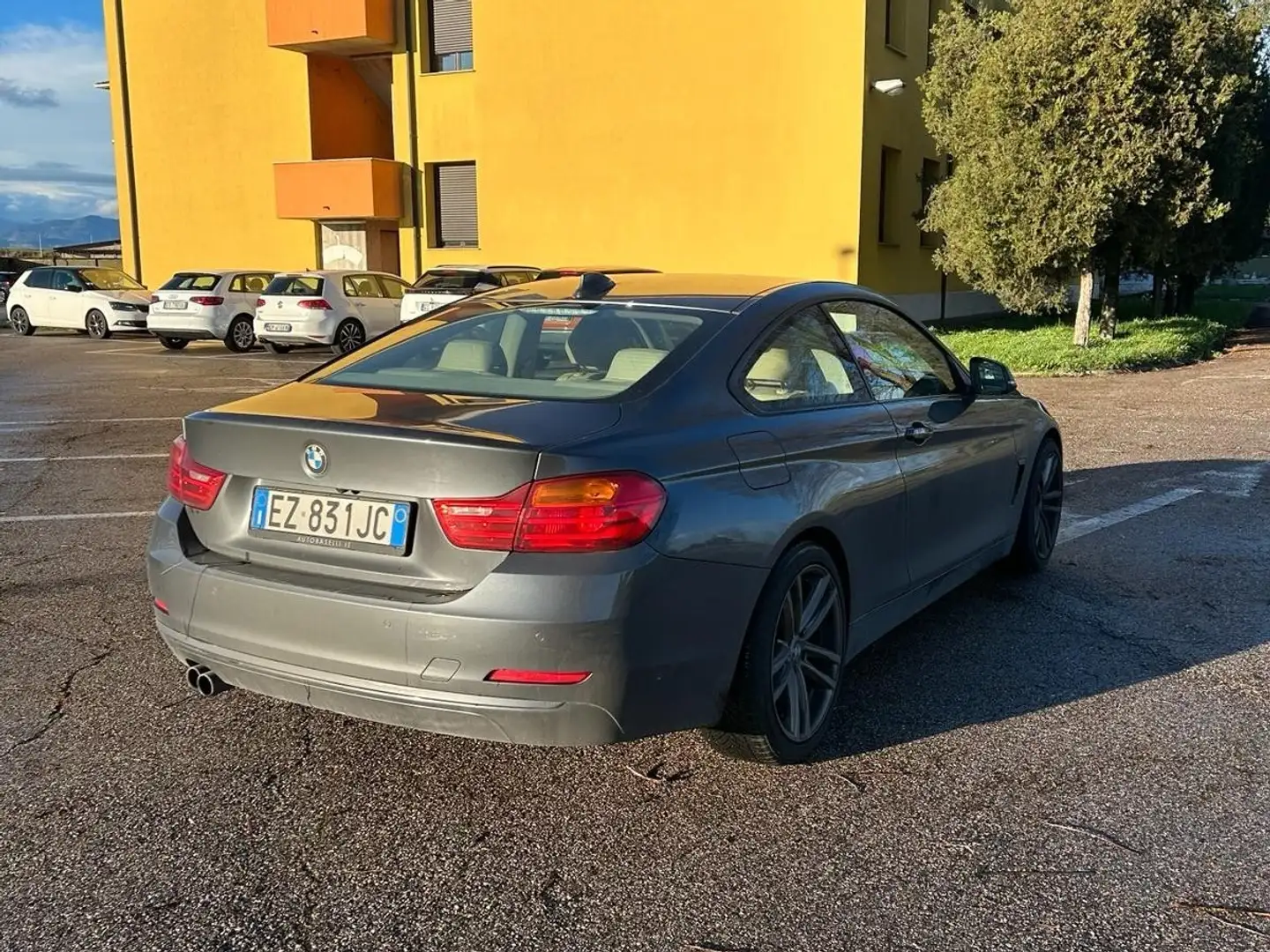 BMW 428 428i Coupe Luxury auto Šedá - 2