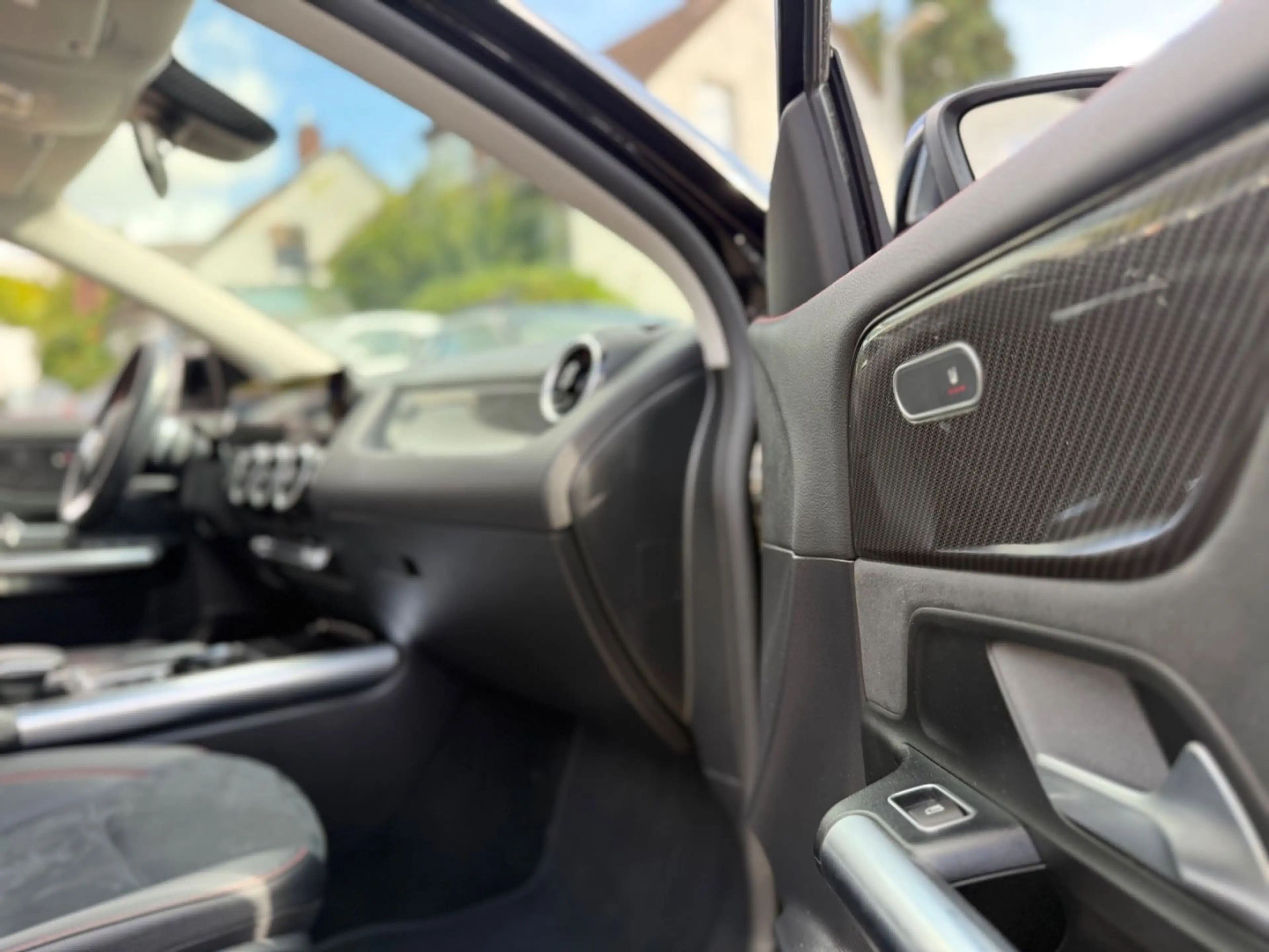 Mercedes-Benz GLA 200 d*AMG-LINE*1.HAND*MBUX*NAVI*KAMERA* — photo 12