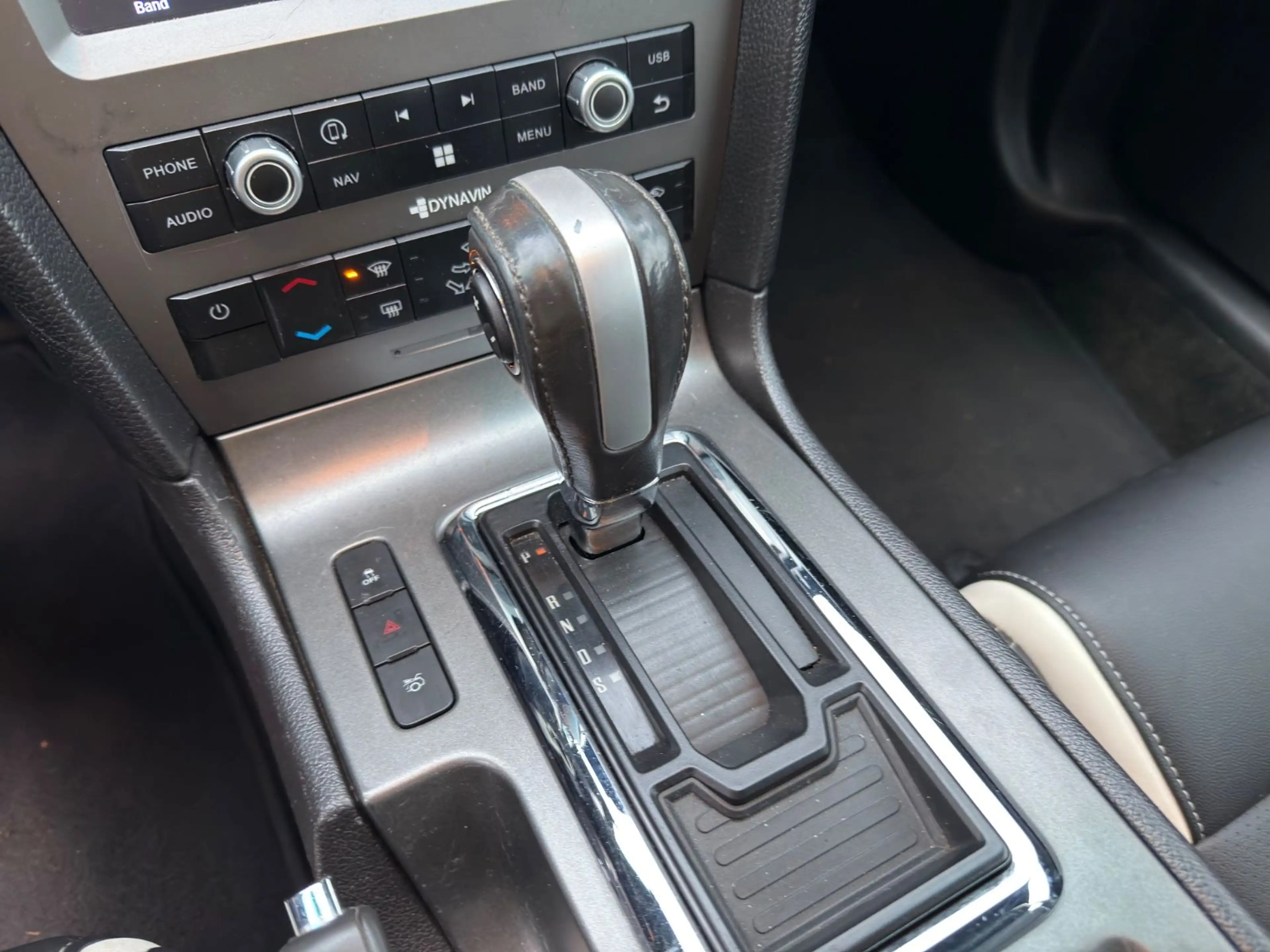 Ford Mustang Cabrio 3.7 V6 *Leder*Xenon*DAB+ — photo 13