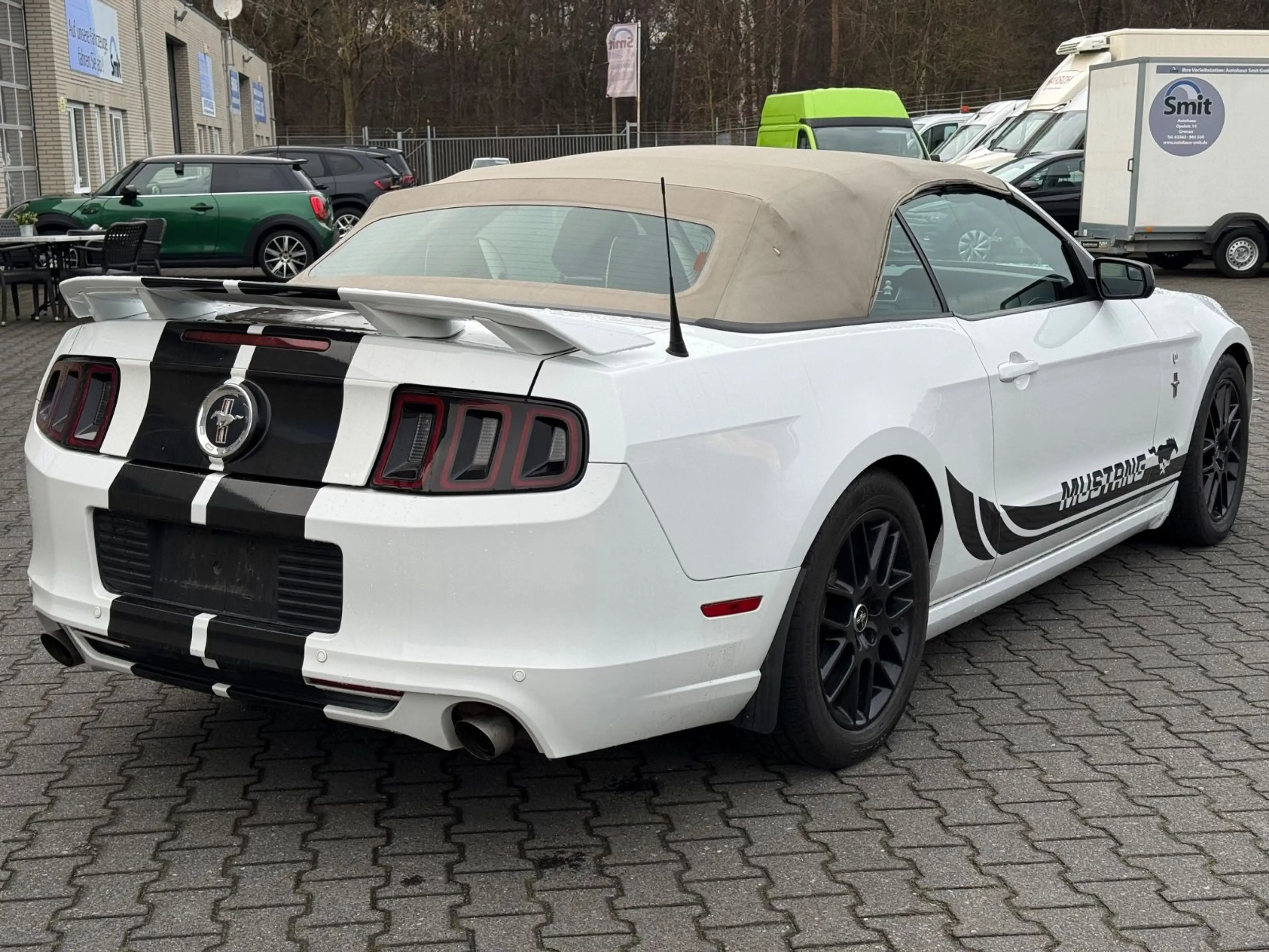 Ford Mustang Cabrio 3.7 V6 *Leder*Xenon*DAB+ — photo 6