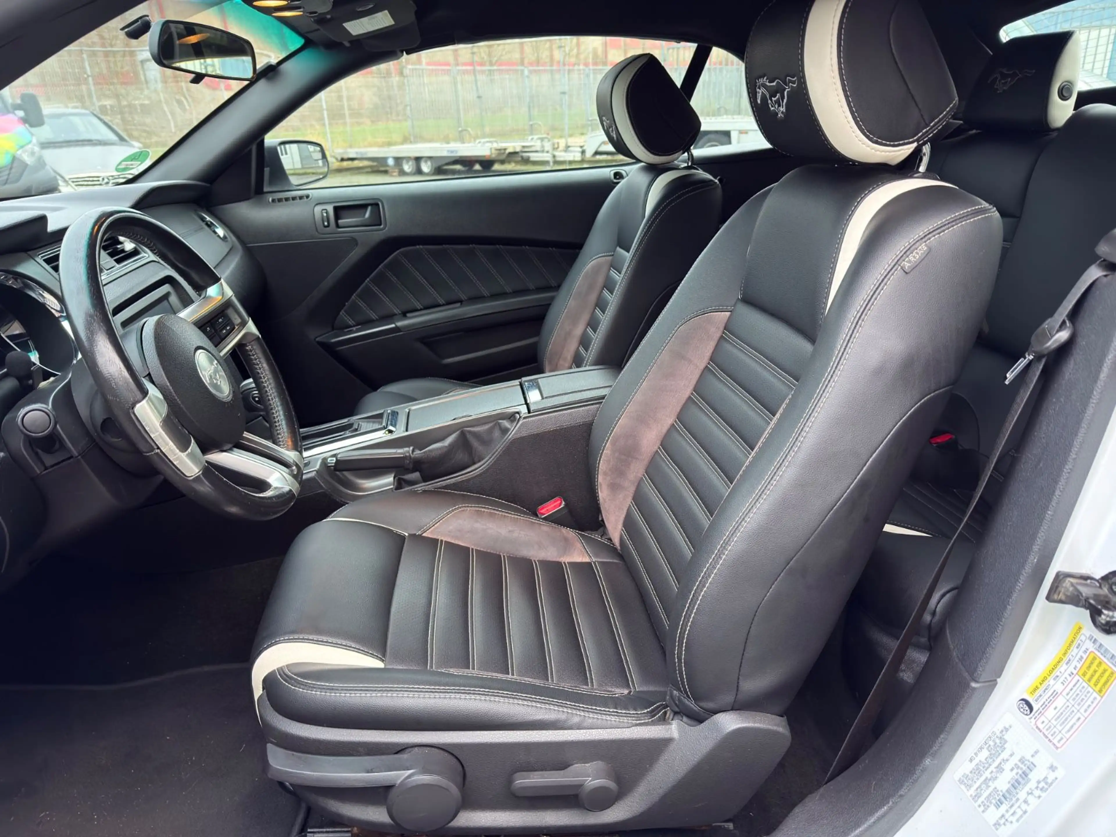 Ford Mustang Cabrio 3.7 V6 *Leder*Xenon*DAB+ — photo 9