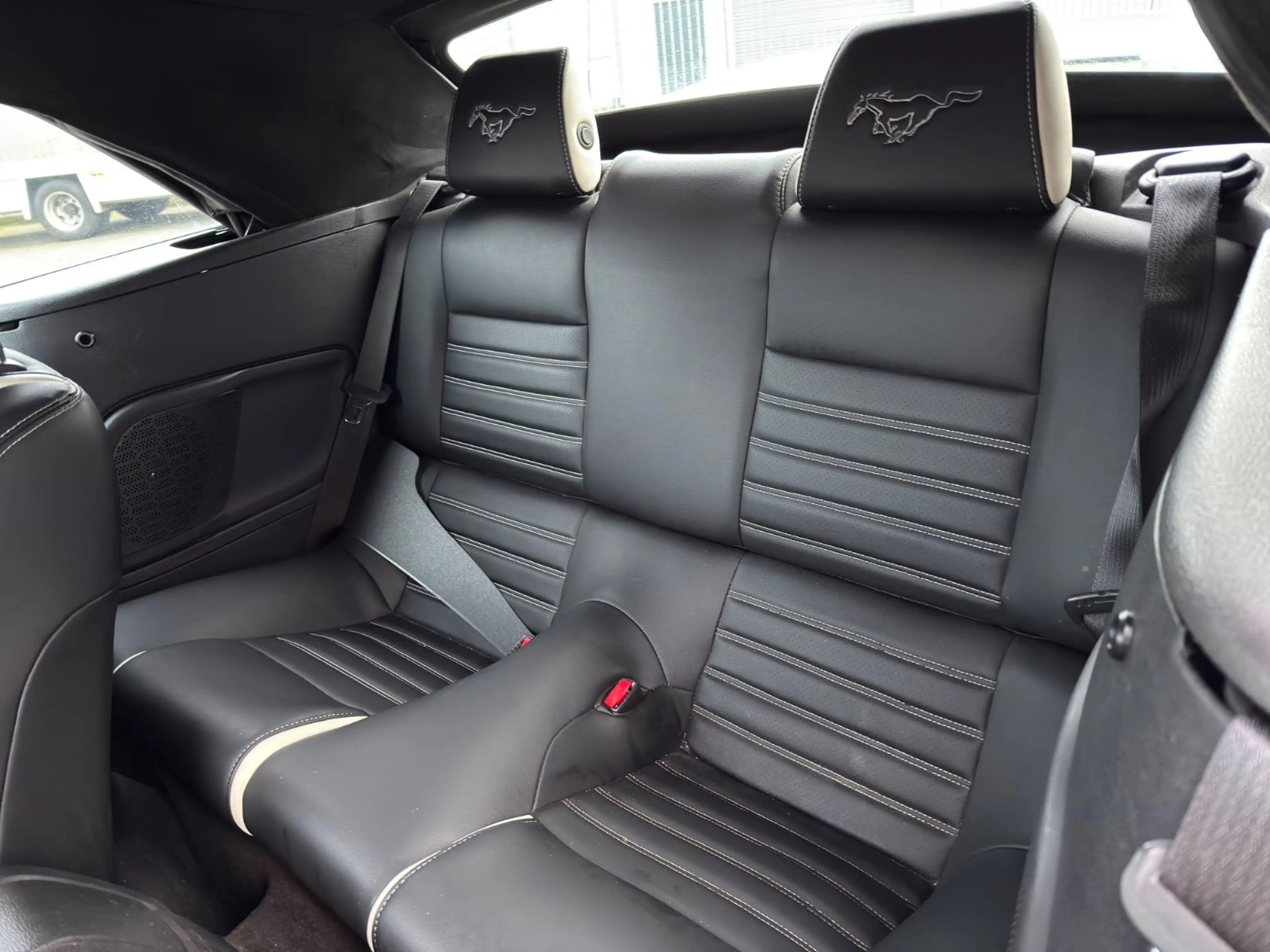 Ford Mustang Cabrio 3.7 V6 *Leder*Xenon*DAB+ — photo 10