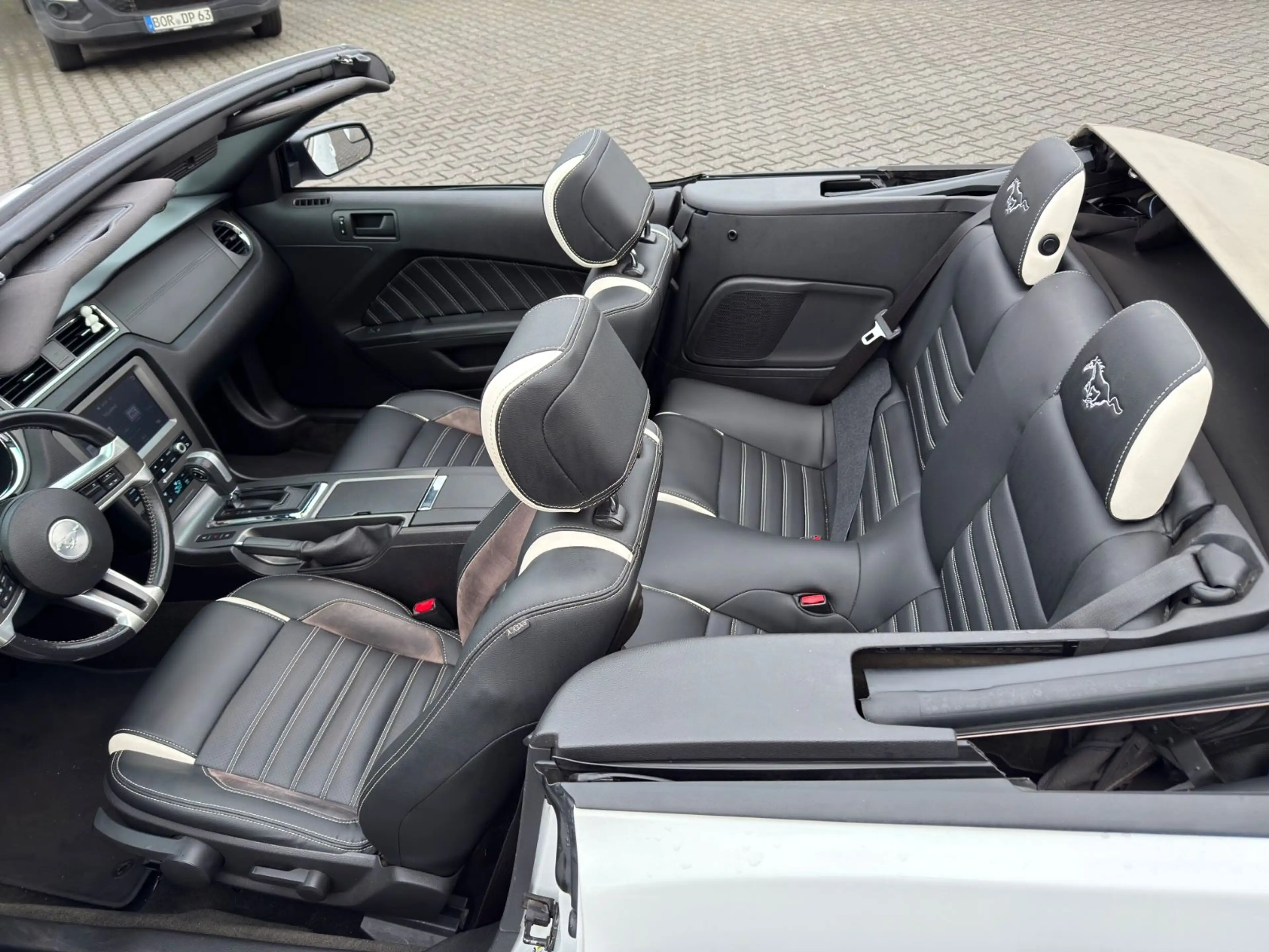Ford Mustang Cabrio 3.7 V6 *Leder*Xenon*DAB+ — photo 22