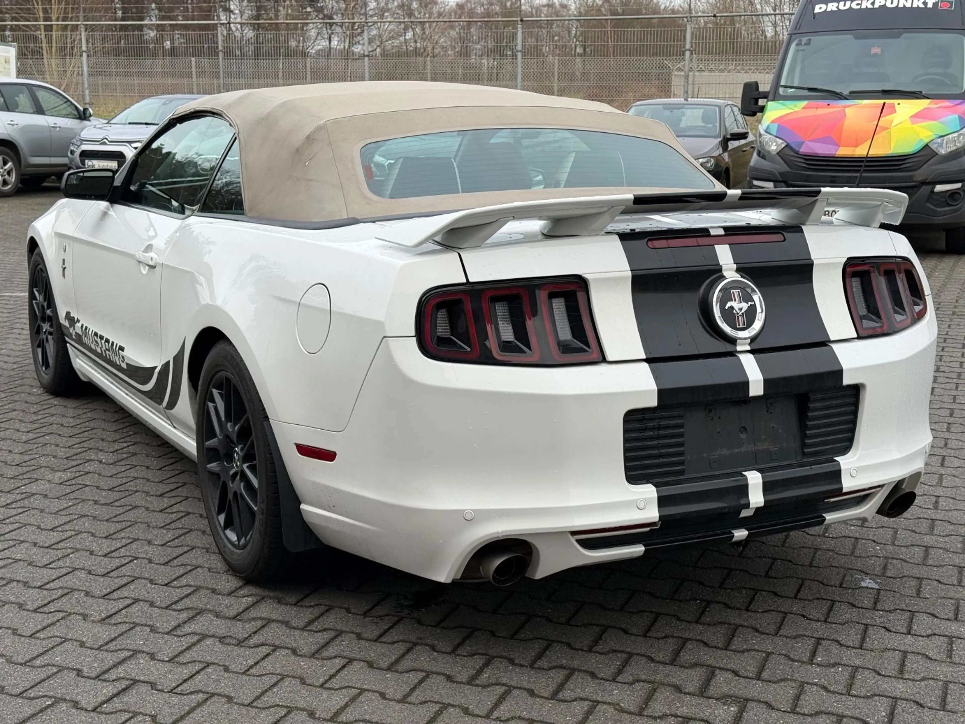 Ford Mustang Cabrio 3.7 V6 *Leder*Xenon*DAB+ — photo 5