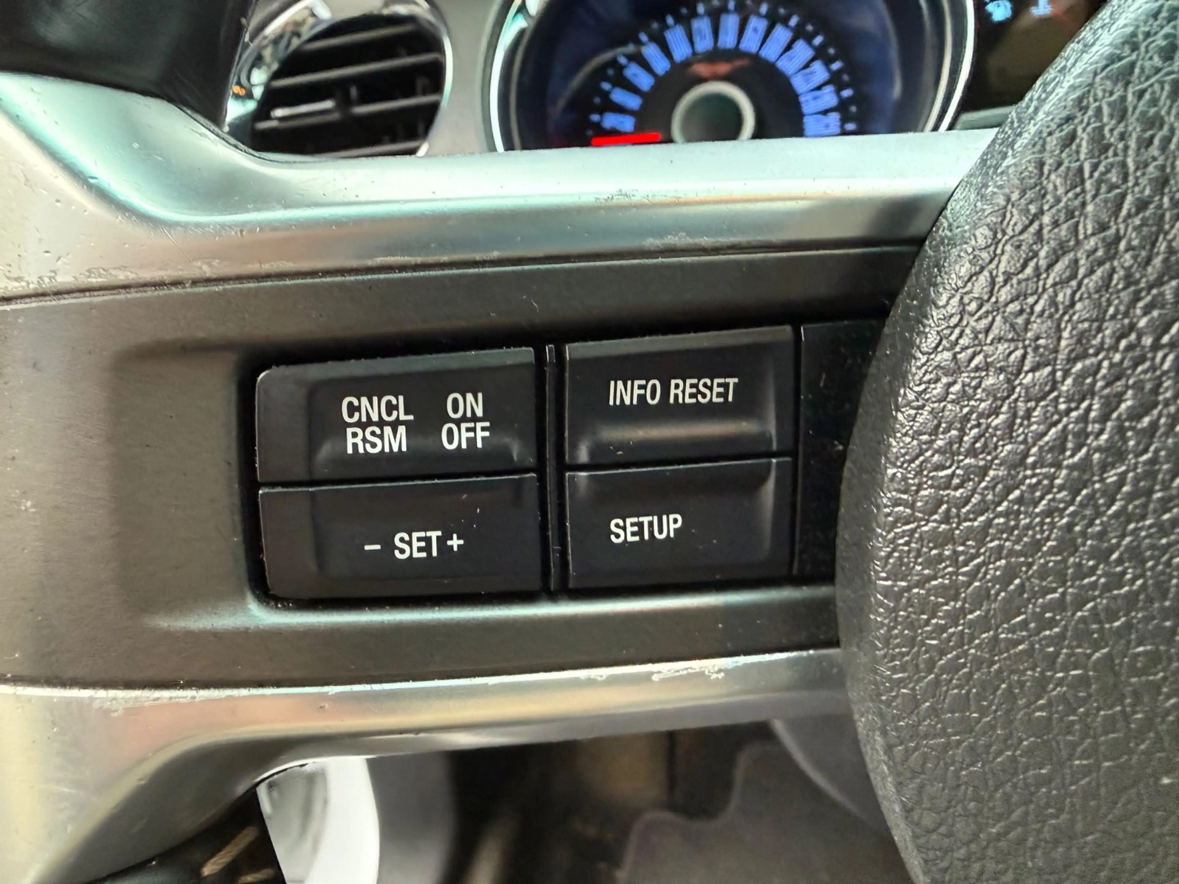 Ford Mustang Cabrio 3.7 V6 *Leder*Xenon*DAB+ — photo 15