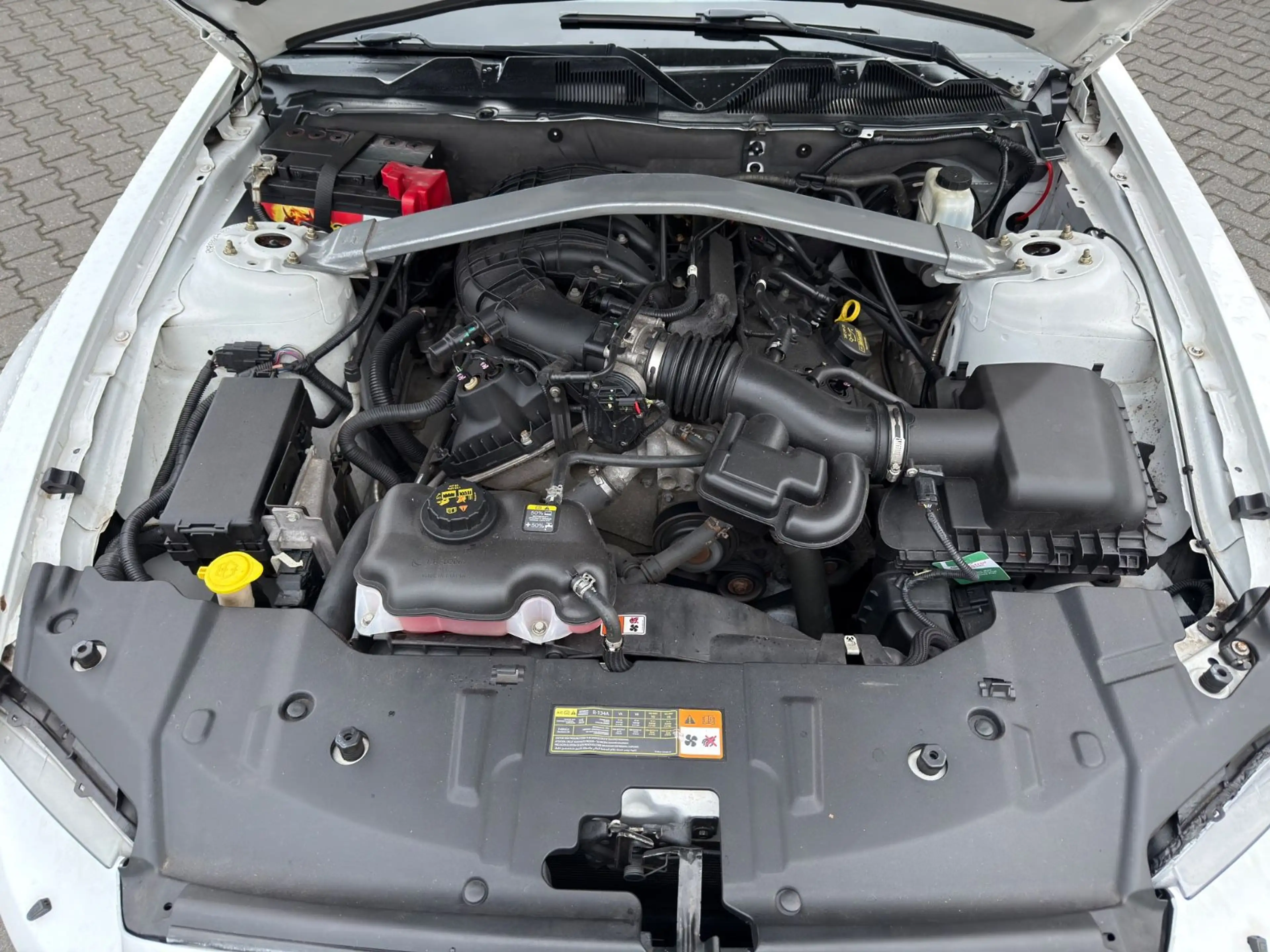 Ford Mustang Cabrio 3.7 V6 *Leder*Xenon*DAB+ — photo 23
