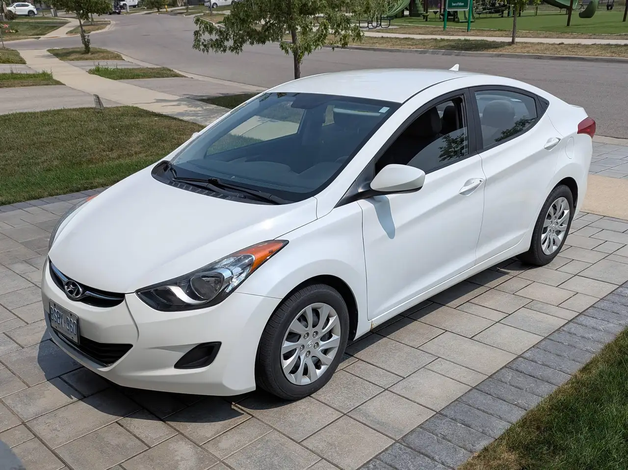 Hyundai ELANTRA снимка Hyundai ELANTRA