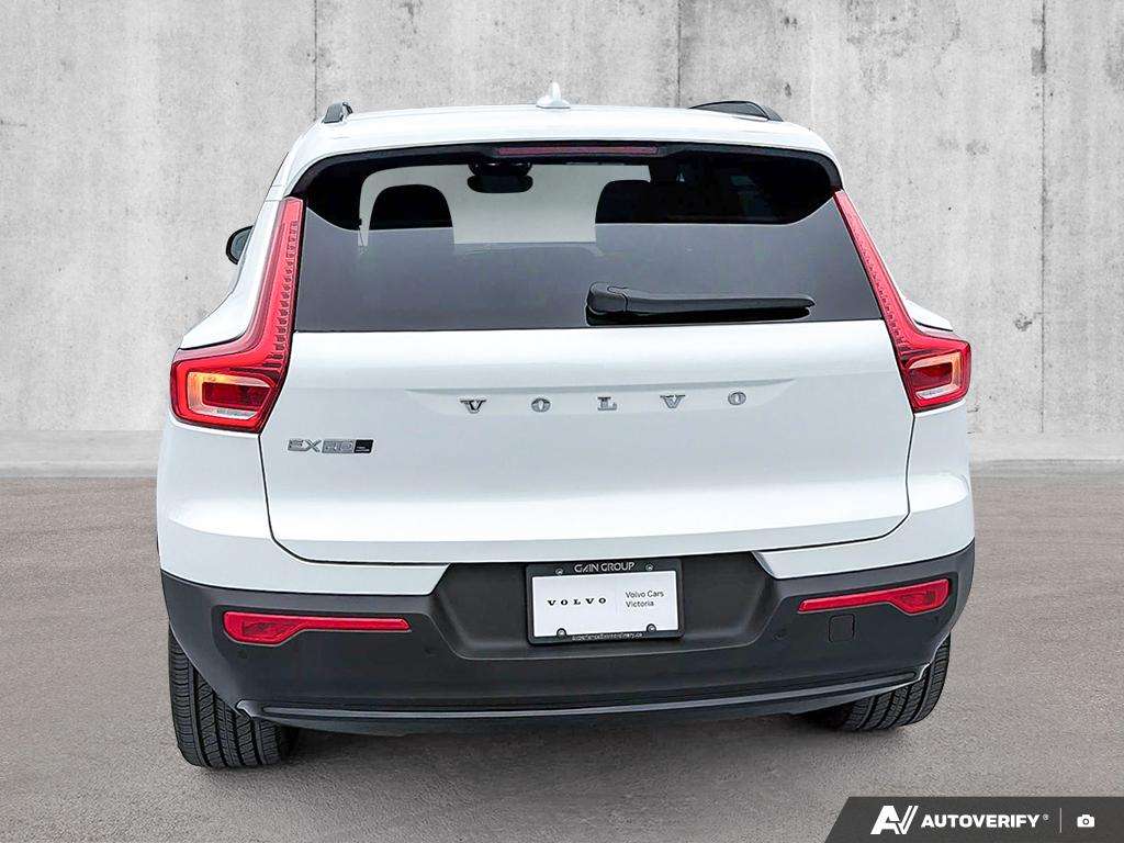2026 Volvo EX40