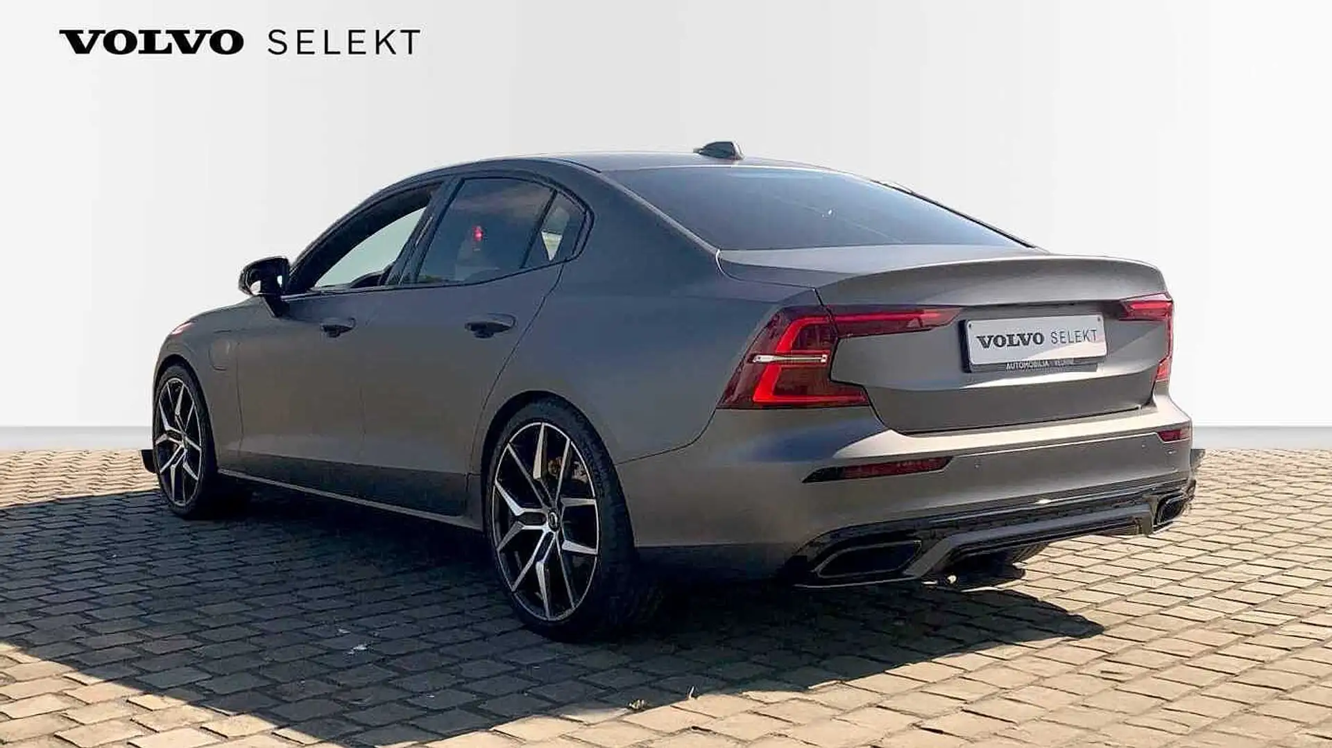 Volvo S60 III Polestar Engineered T8 Hybride | Wrapped in Ma Grijs - 2