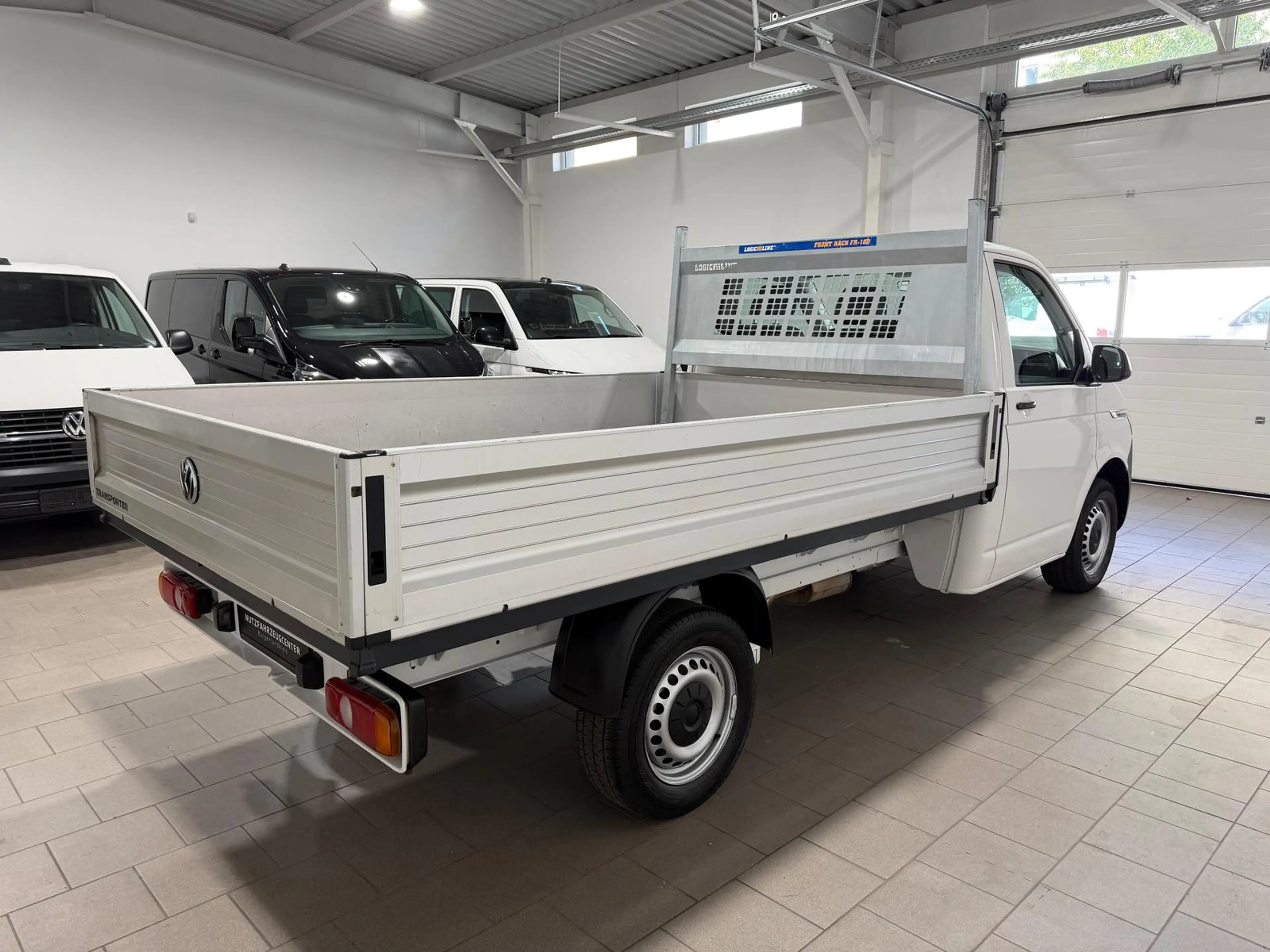 Volkswagen T6.1 Transporter T6.1 Pritsche-Einzelkabine,lang,Klima,Radio — photo 3