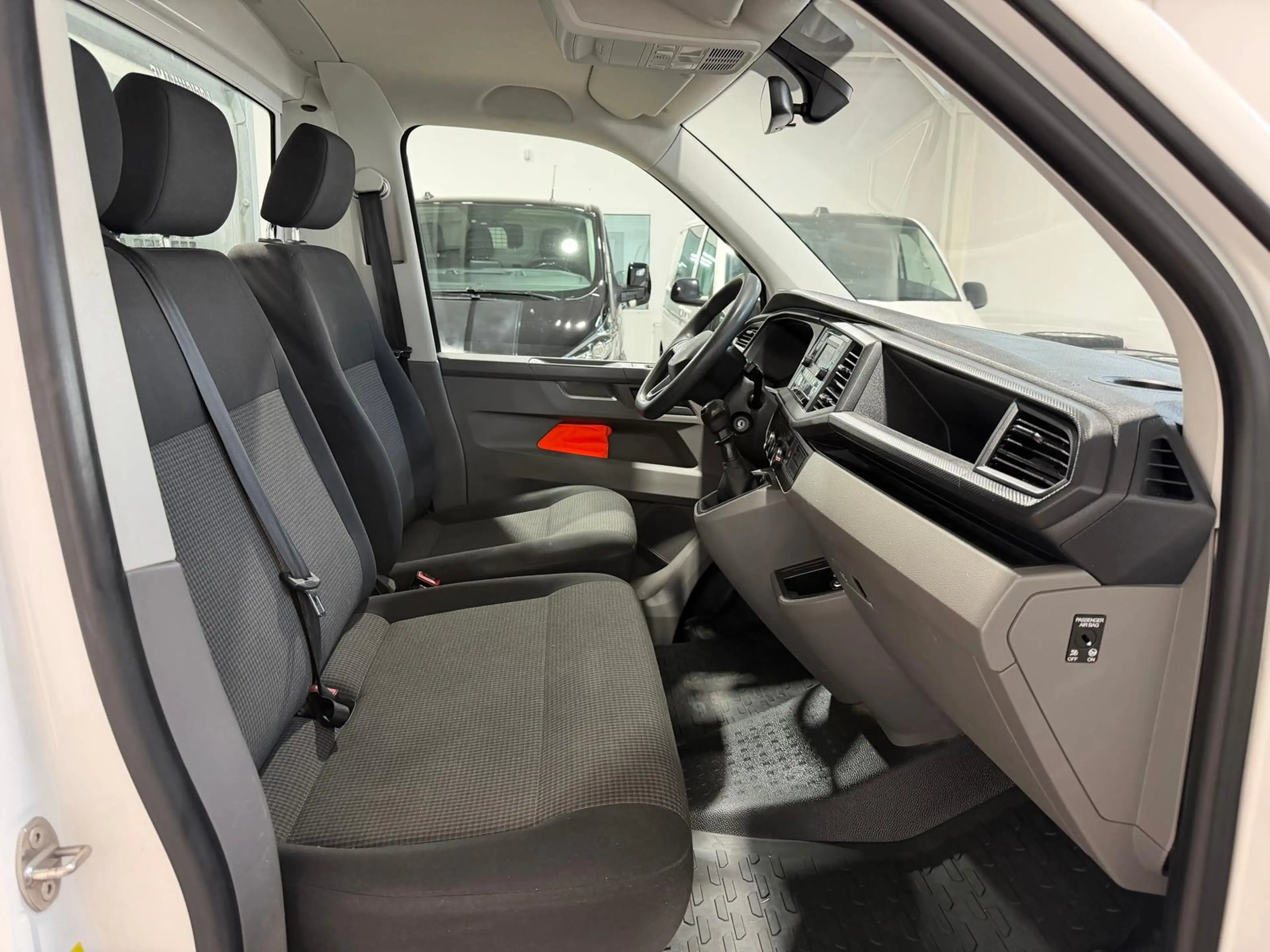 Volkswagen T6.1 Transporter T6.1 Pritsche-Einzelkabine,lang,Klima,Radio — photo 6