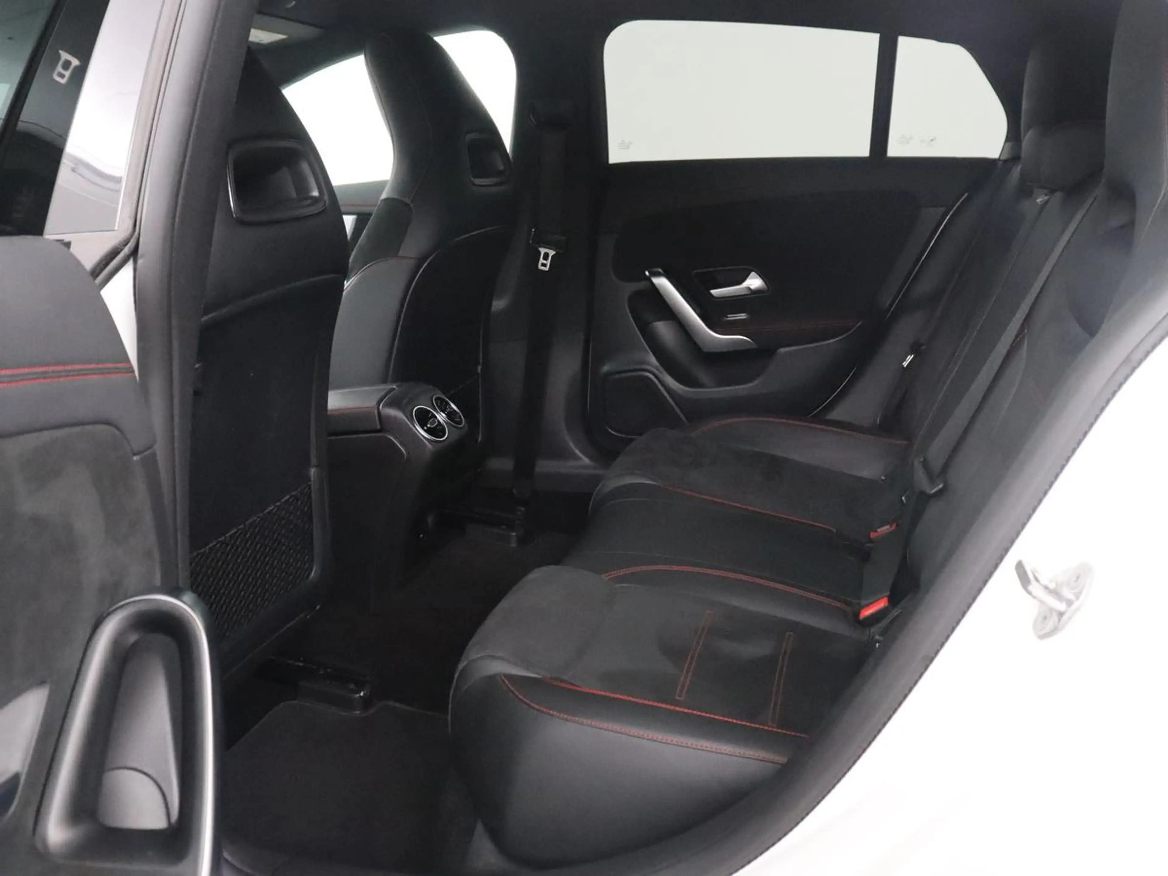 Mercedes-Benz CLA 180 Shooting Brake Business Solution AMG | Stoelverwar — photo 7