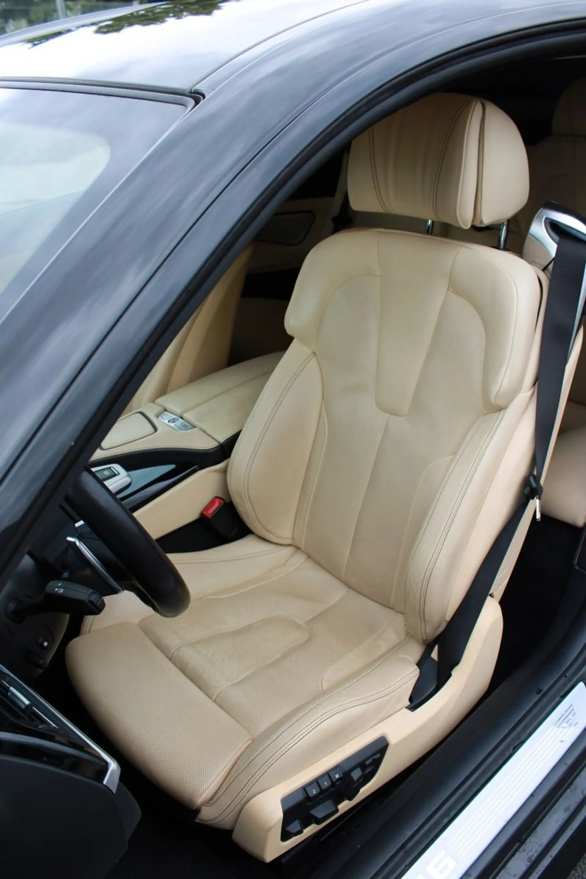 BMW M6 Coupe DT-Fzg Individual B&O Carbon LED — photo 13