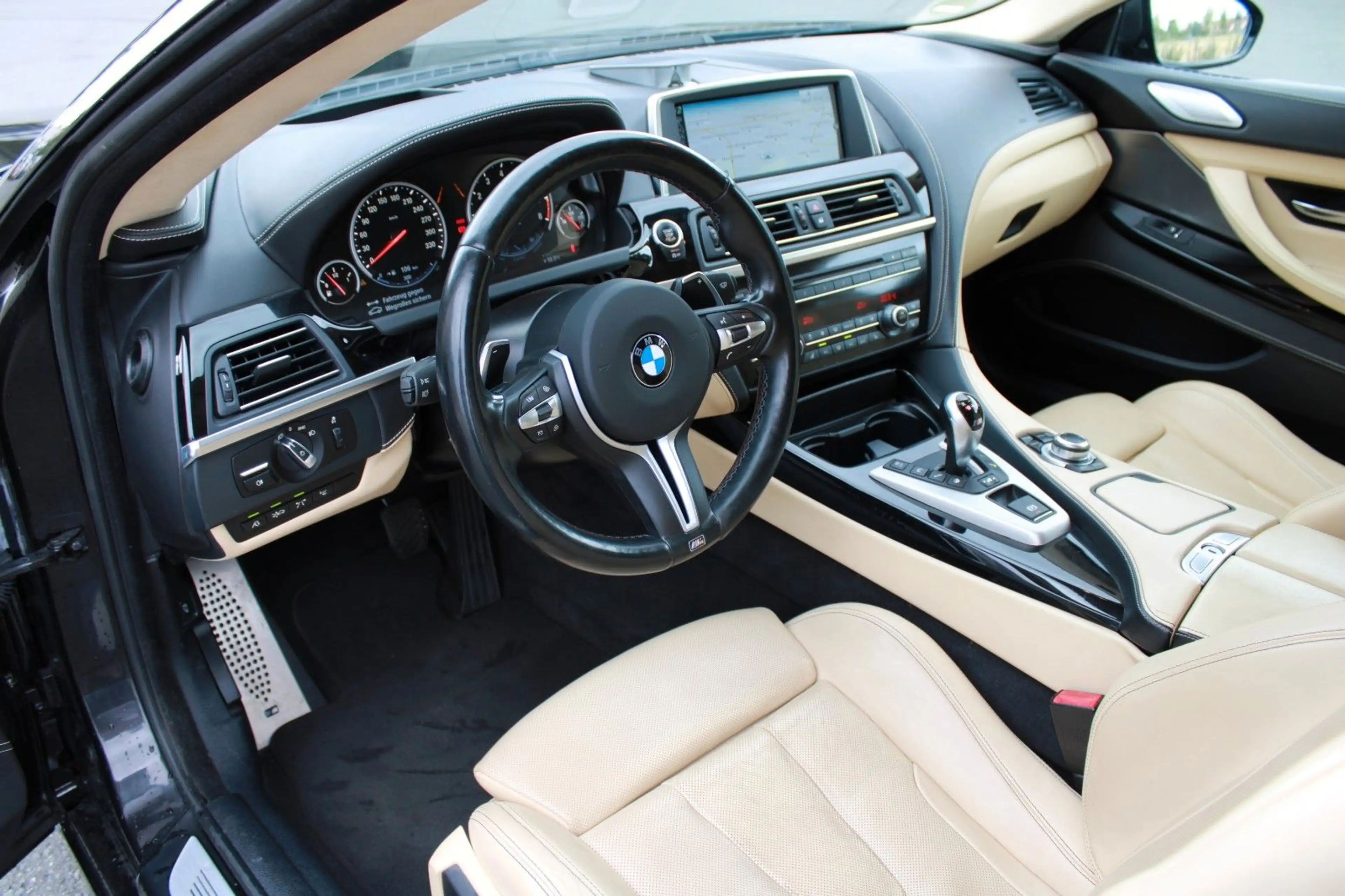 BMW M6 Coupe DT-Fzg Individual B&O Carbon LED — photo 14