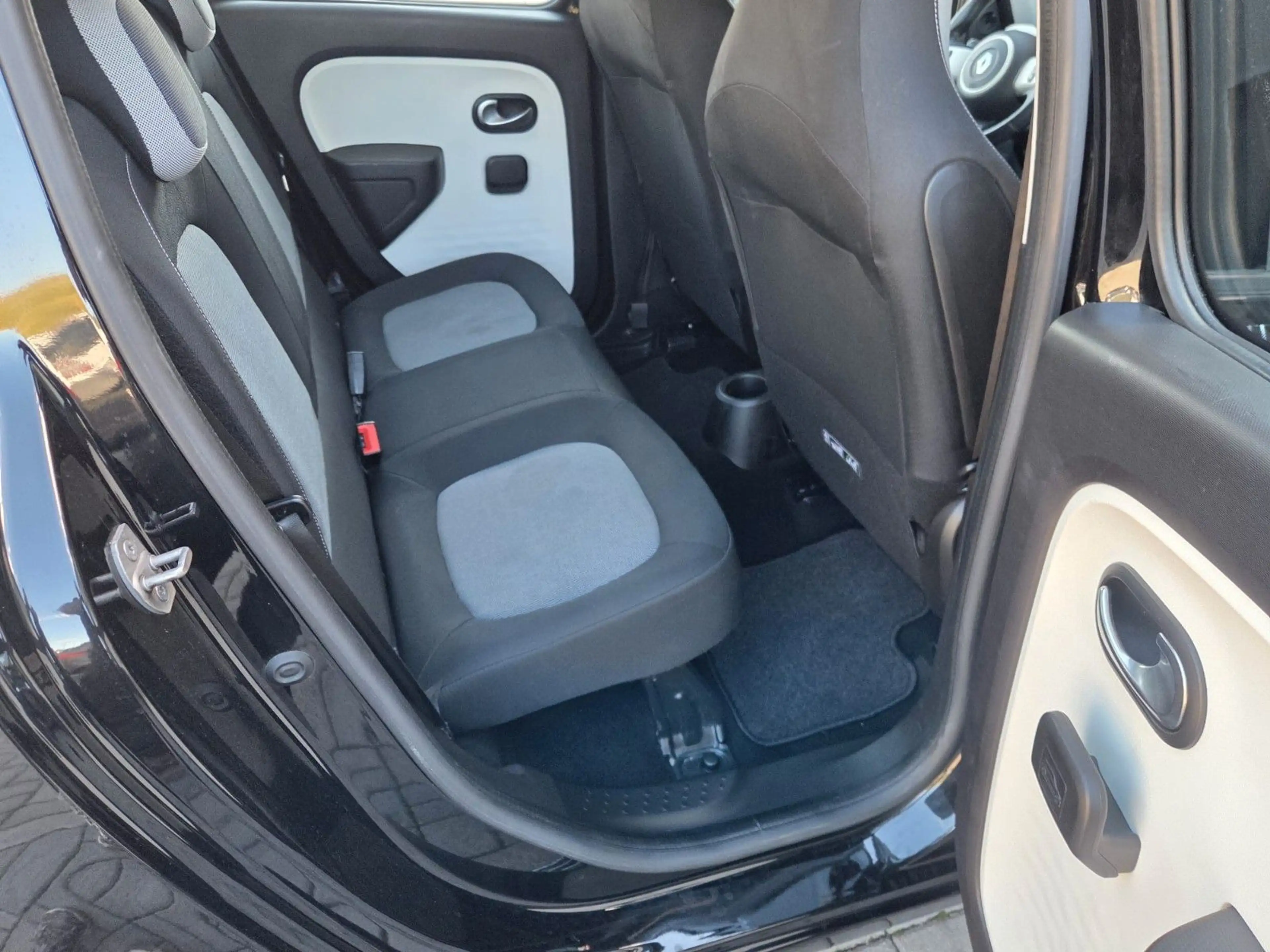 Renault Twingo Limited 1.0 /TEMPOMAT/KLIMAANLAGE — photo 15