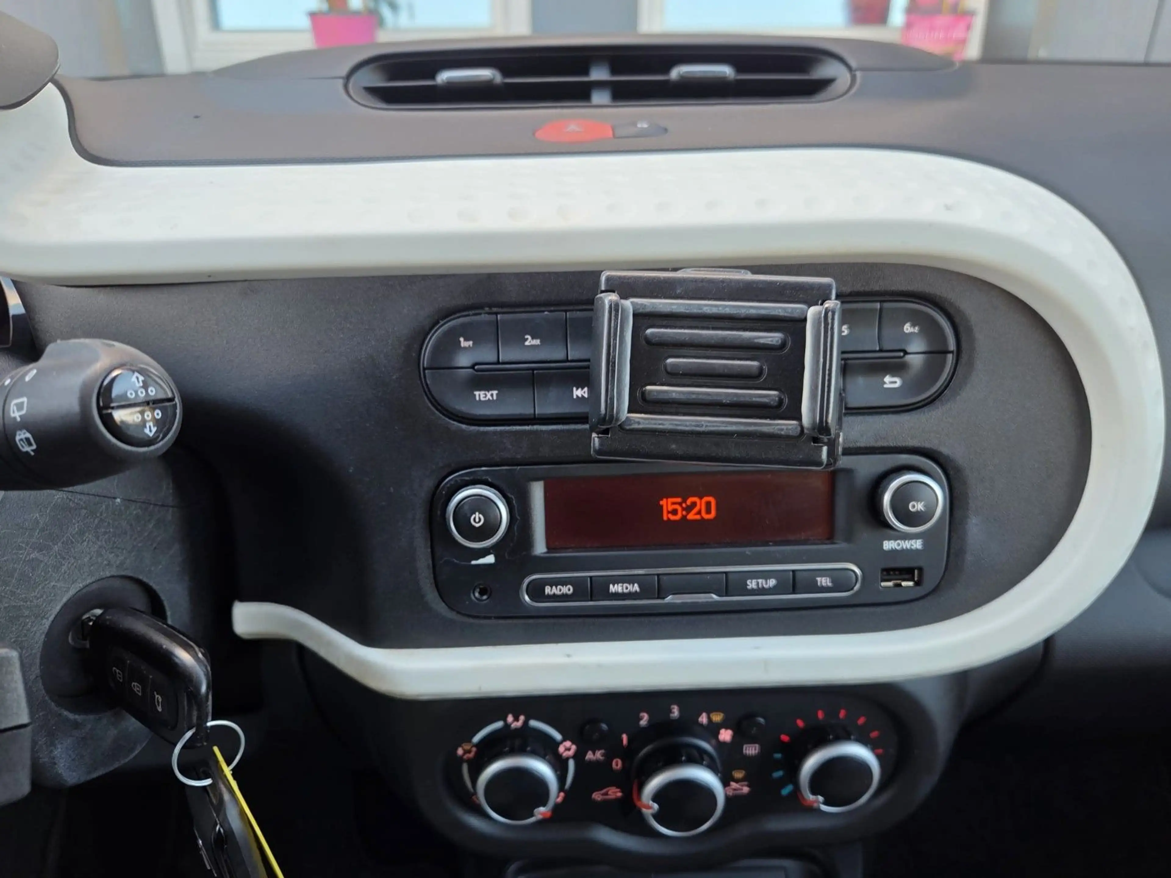 Renault Twingo Limited 1.0 /TEMPOMAT/KLIMAANLAGE — photo 8