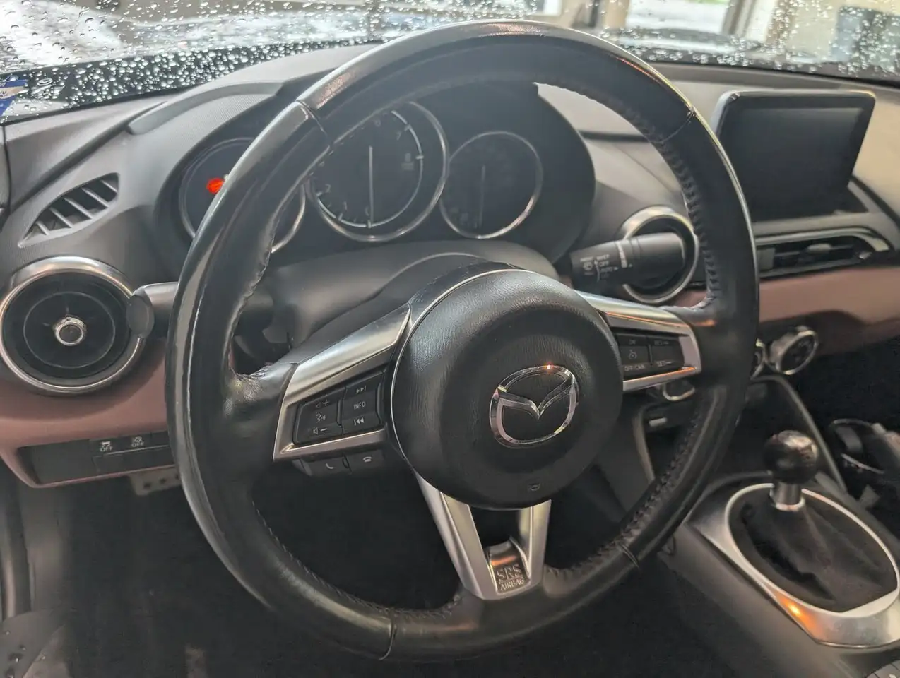 Mazda MX-5 Miata снимка Mazda MX-5 Miata