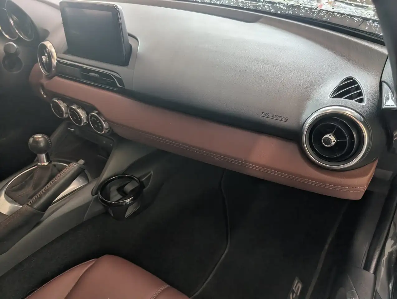 Mazda MX-5 Miata снимка Mazda MX-5 Miata