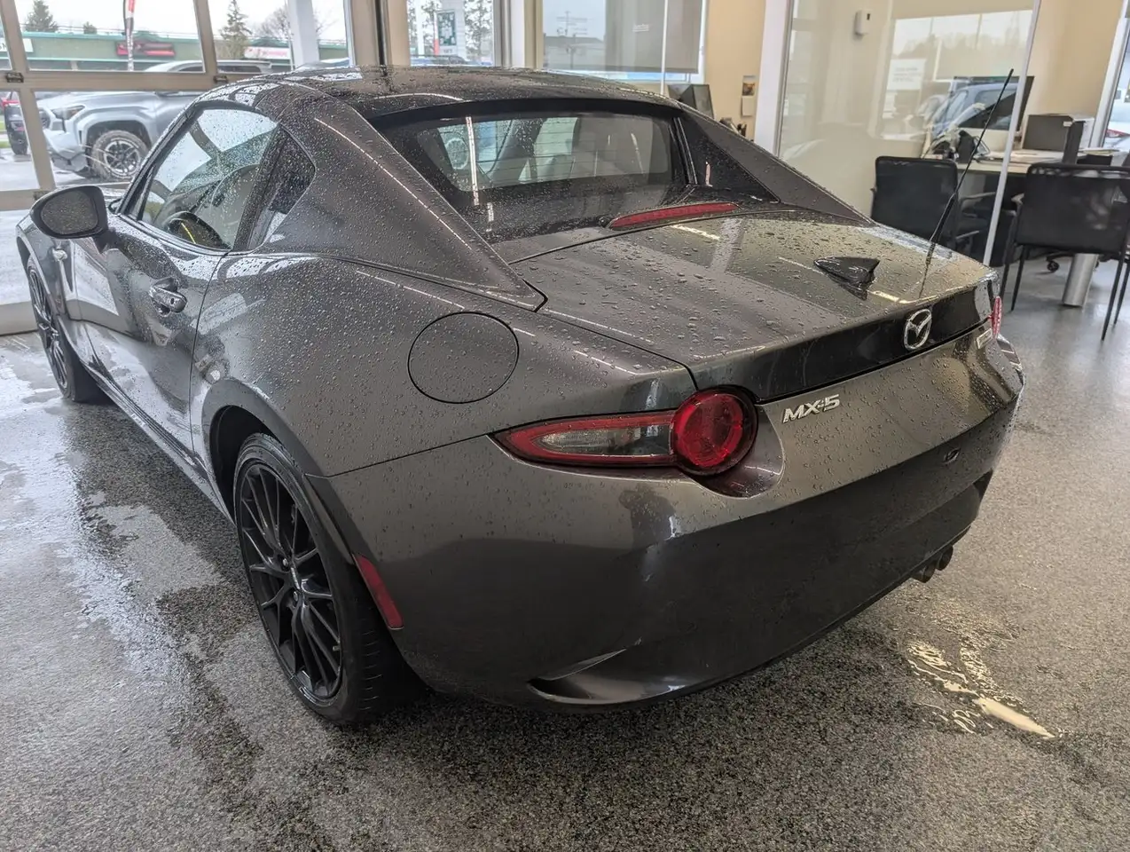 Mazda MX-5 Miata снимка Mazda MX-5 Miata