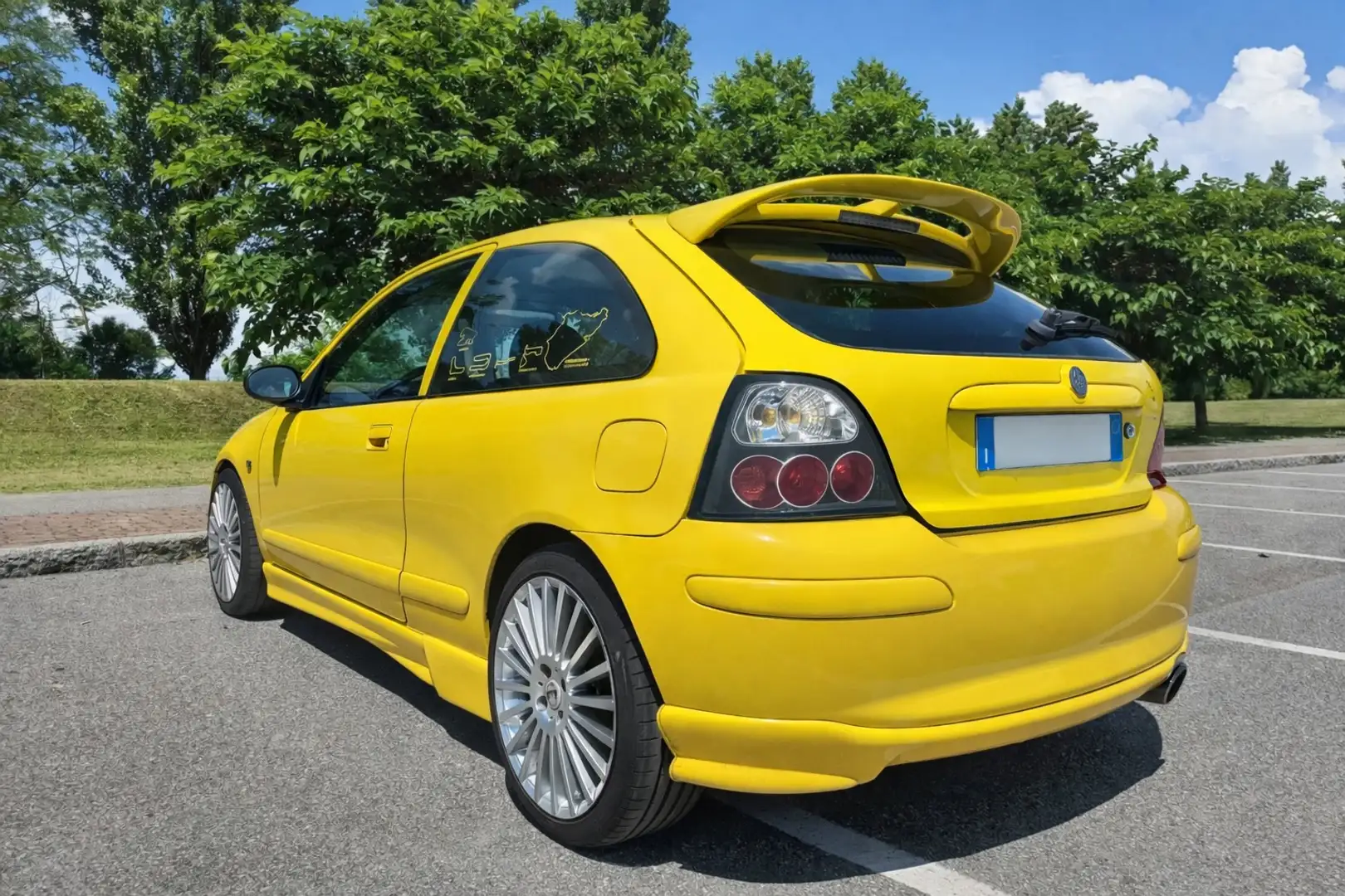 MG ZR 3p 105 Plus - 2