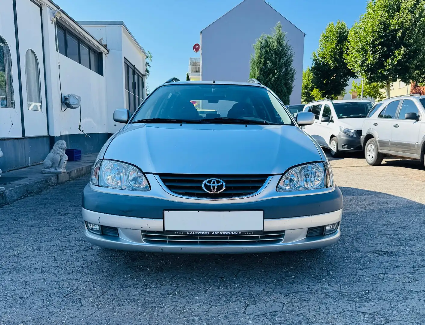 Toyota Avensis 1.8 linea terra 77TKM Klimaautomatik Silber - 2