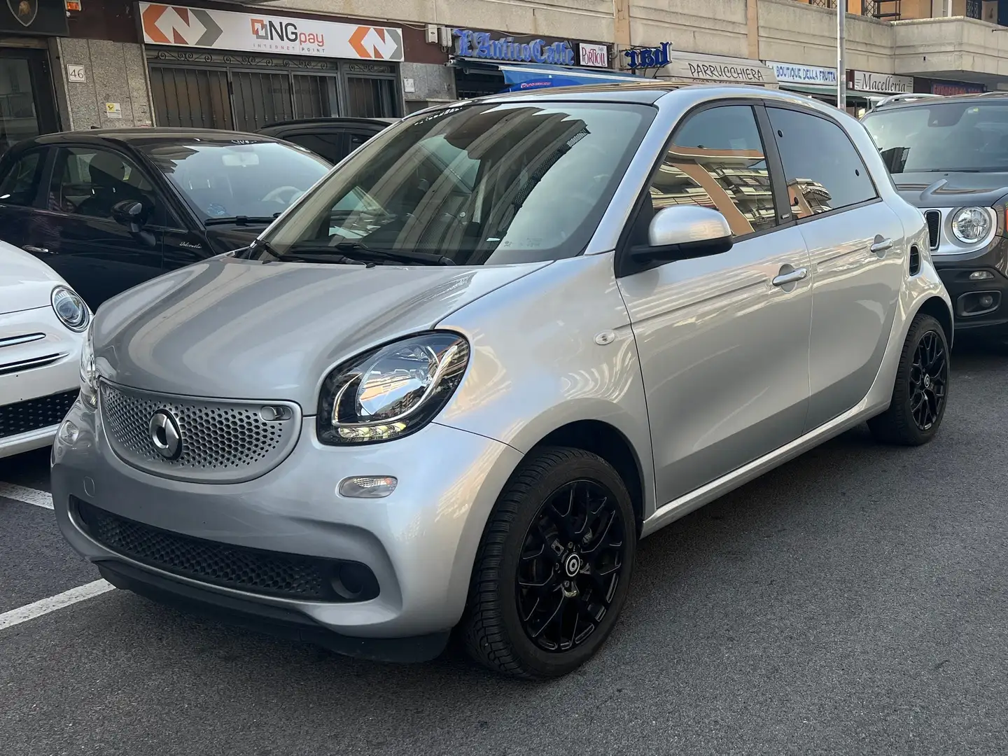 smart forFour TURBO PASSION LED PDC SEDILI RISCALDATI PANORAMA Stříbrná - 2