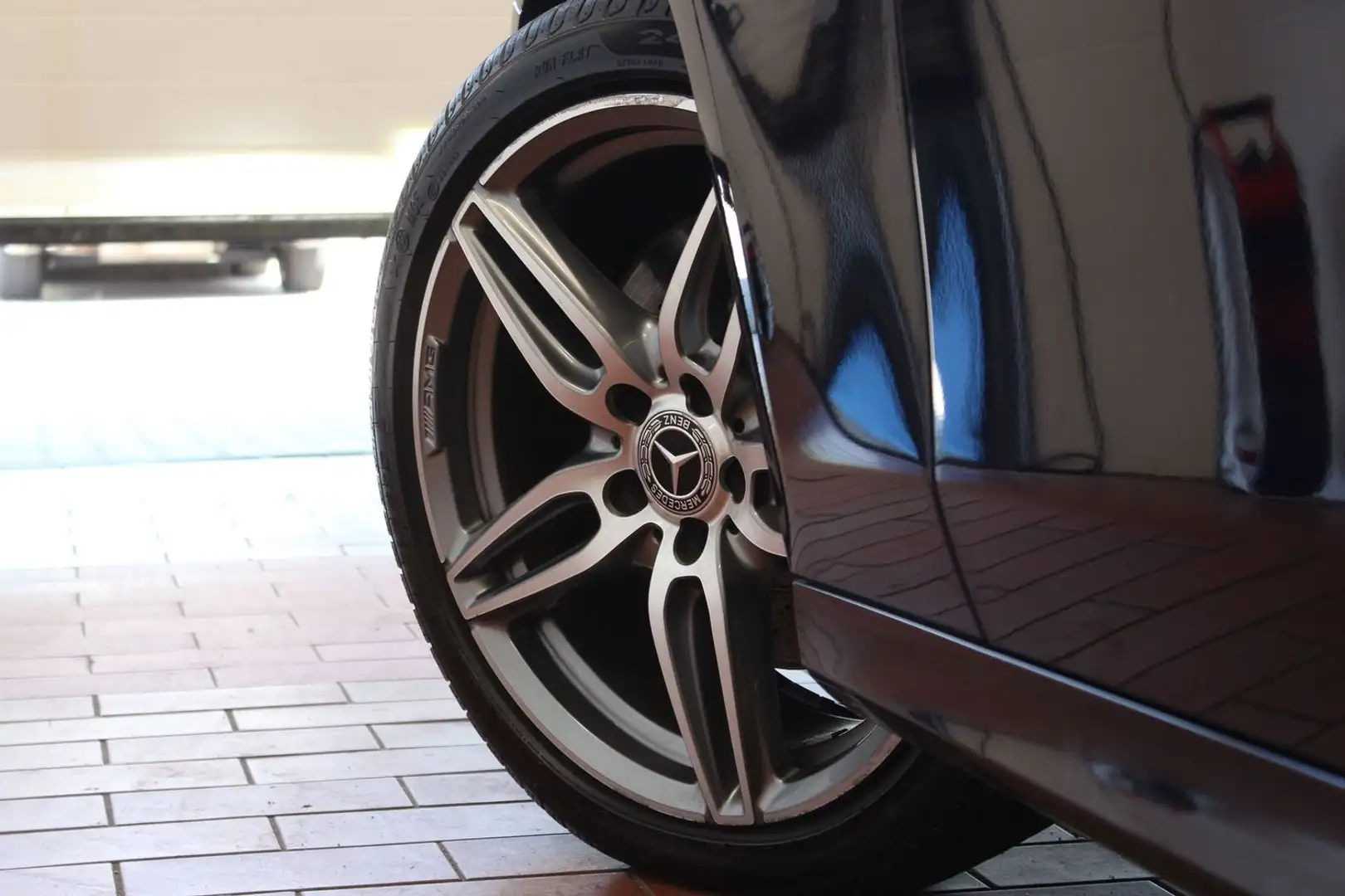 Mercedes-Benz E 300 d AMG Line LED Albastru - 2