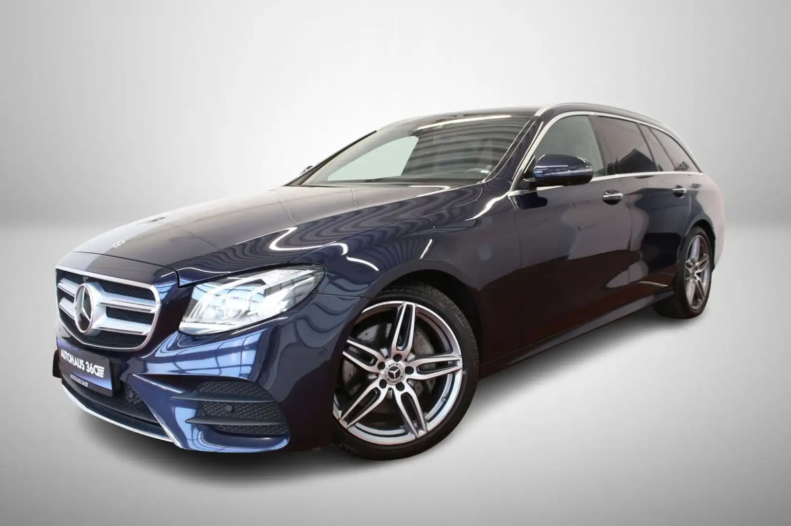 Mercedes-Benz E 300 d AMG Line LED Albastru - 1