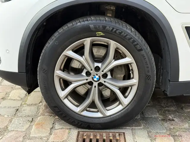BMW X5 view 10
