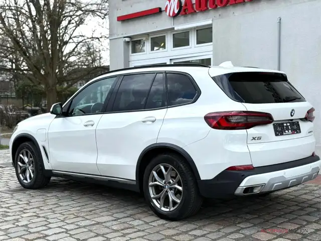 BMW X5 view 8
