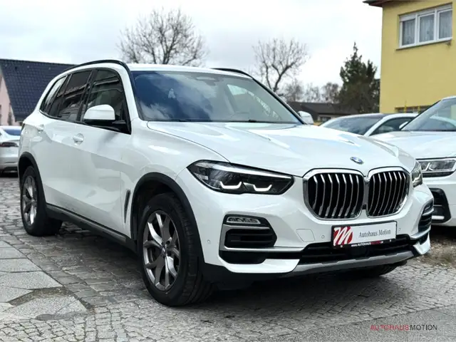 BMW X5 view 4