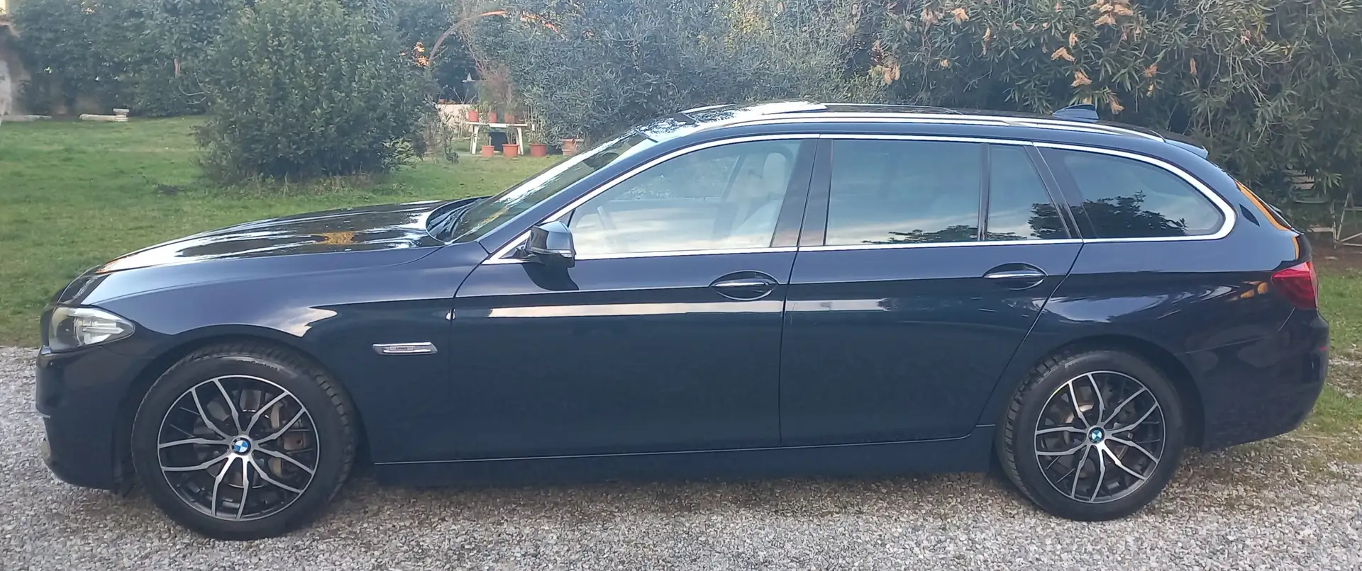 BMW 525 Serie 5  Touring 525d Touring xdrive Luxury autoE6 - 2