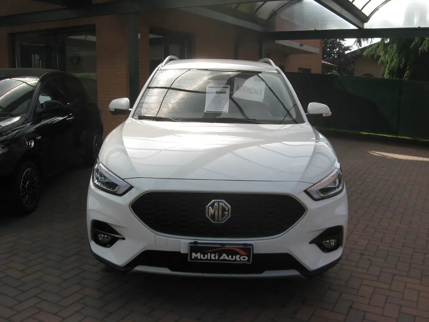 MG ZS 1.5 Luxury Bianco - 2