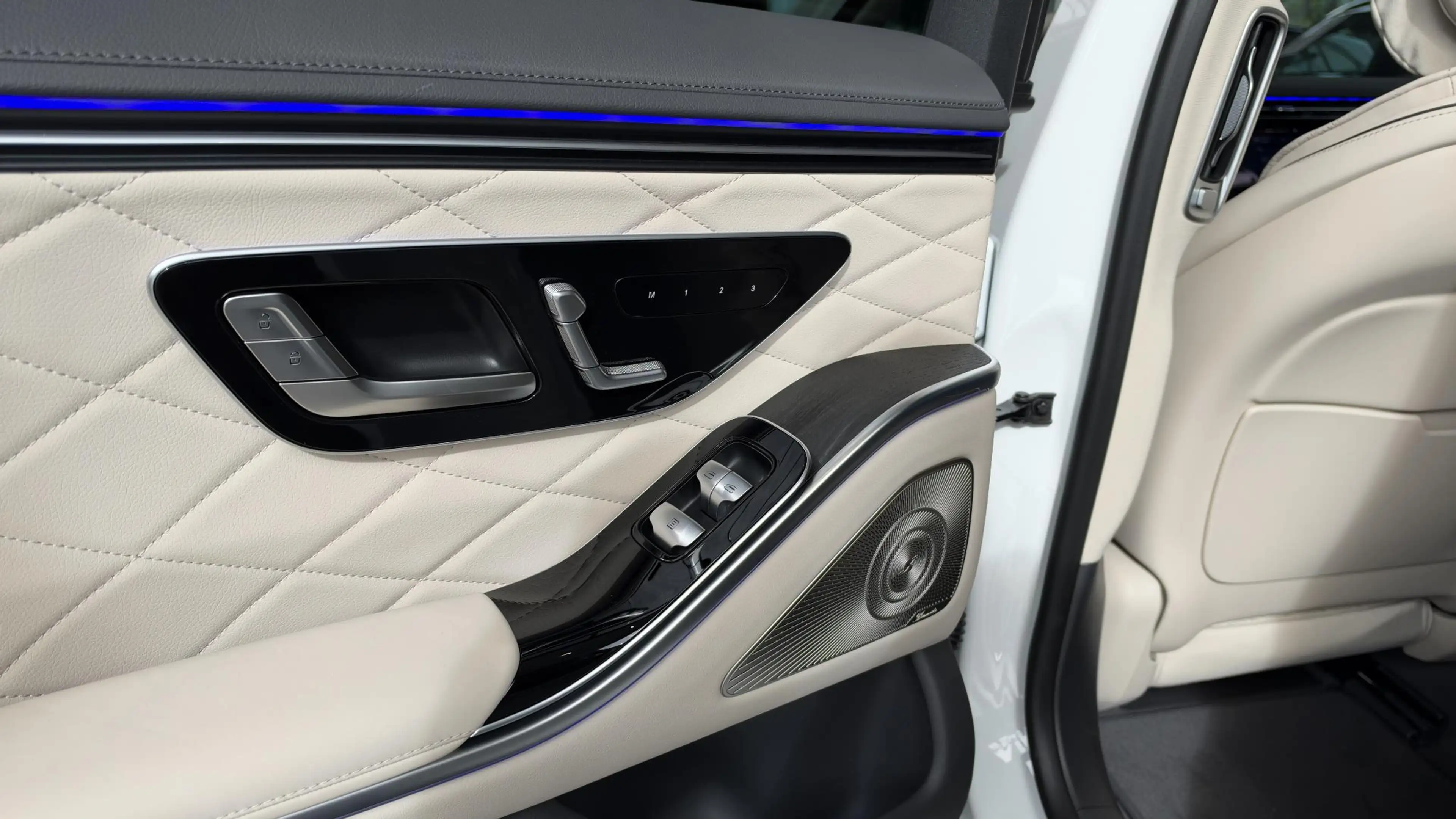 Mercedes-Benz S 450 450e — photo 14