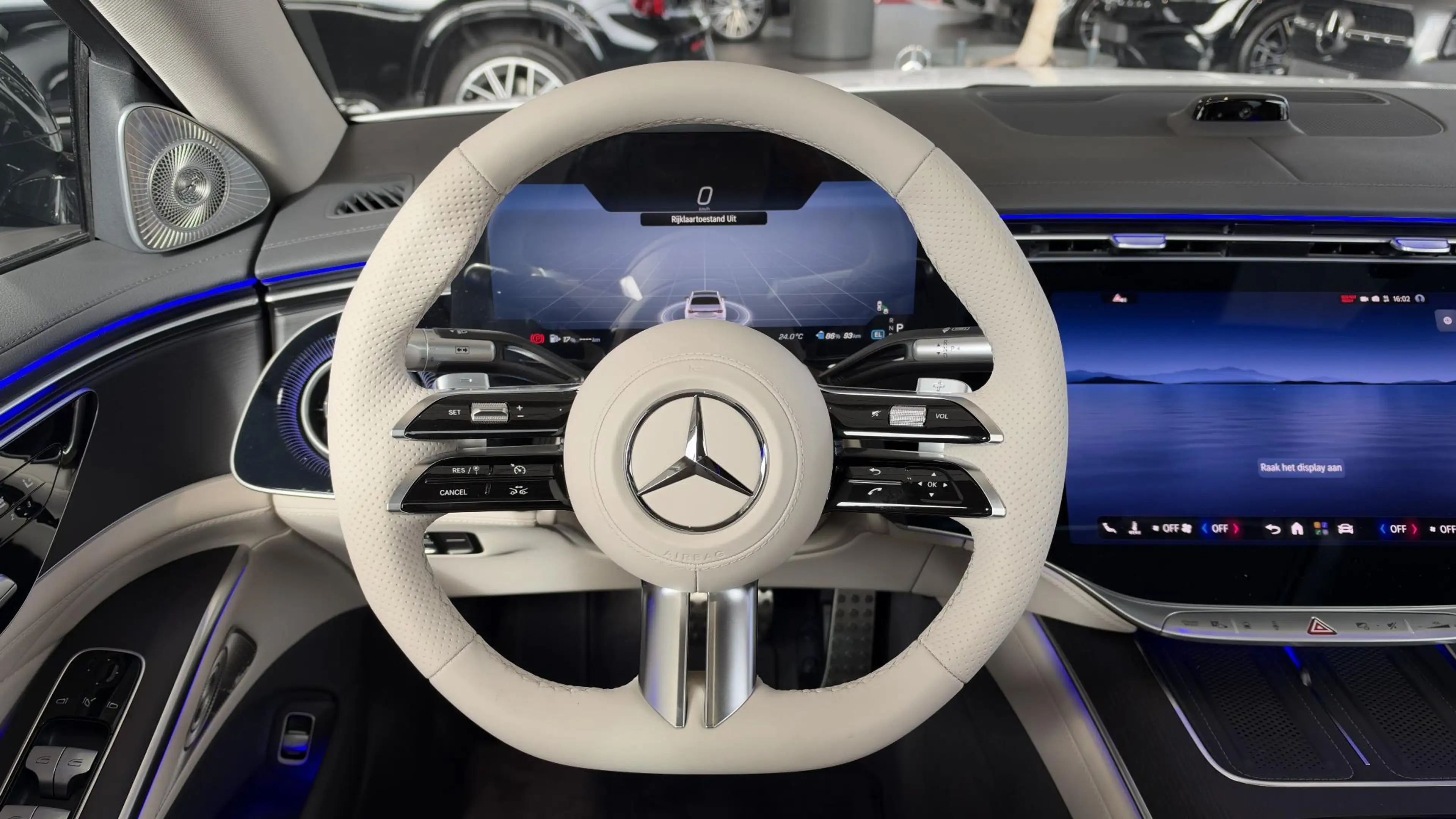 Mercedes-Benz S 450 450e — photo 12