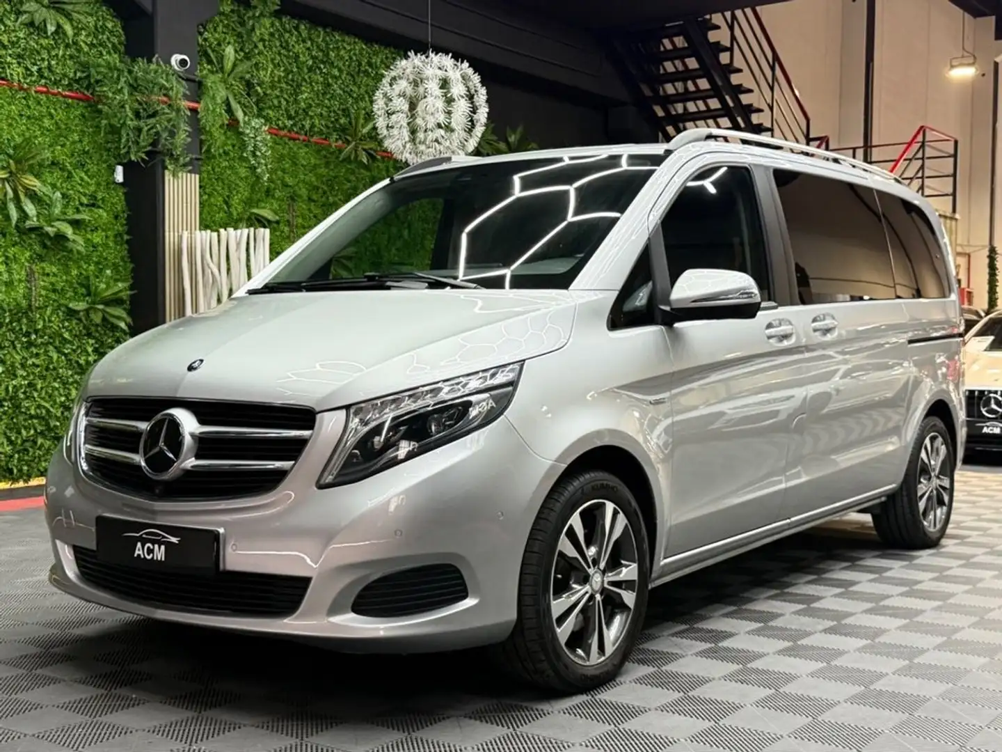 Mercedes-Benz V 250 d Avantgarde Compacto Gris - 1