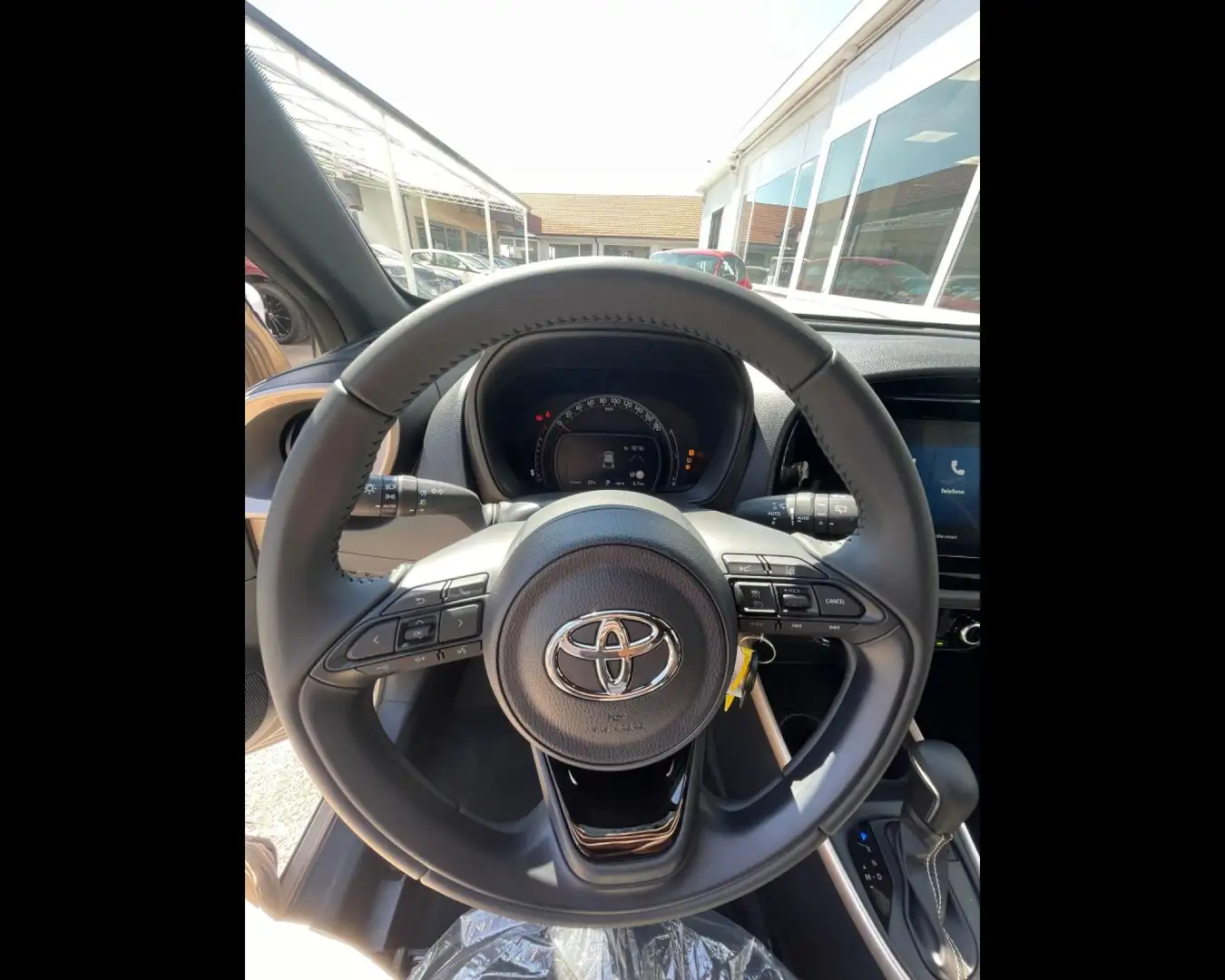 Toyota Aygo X 1.0 Trend 72cv s-cvt Beige - 2